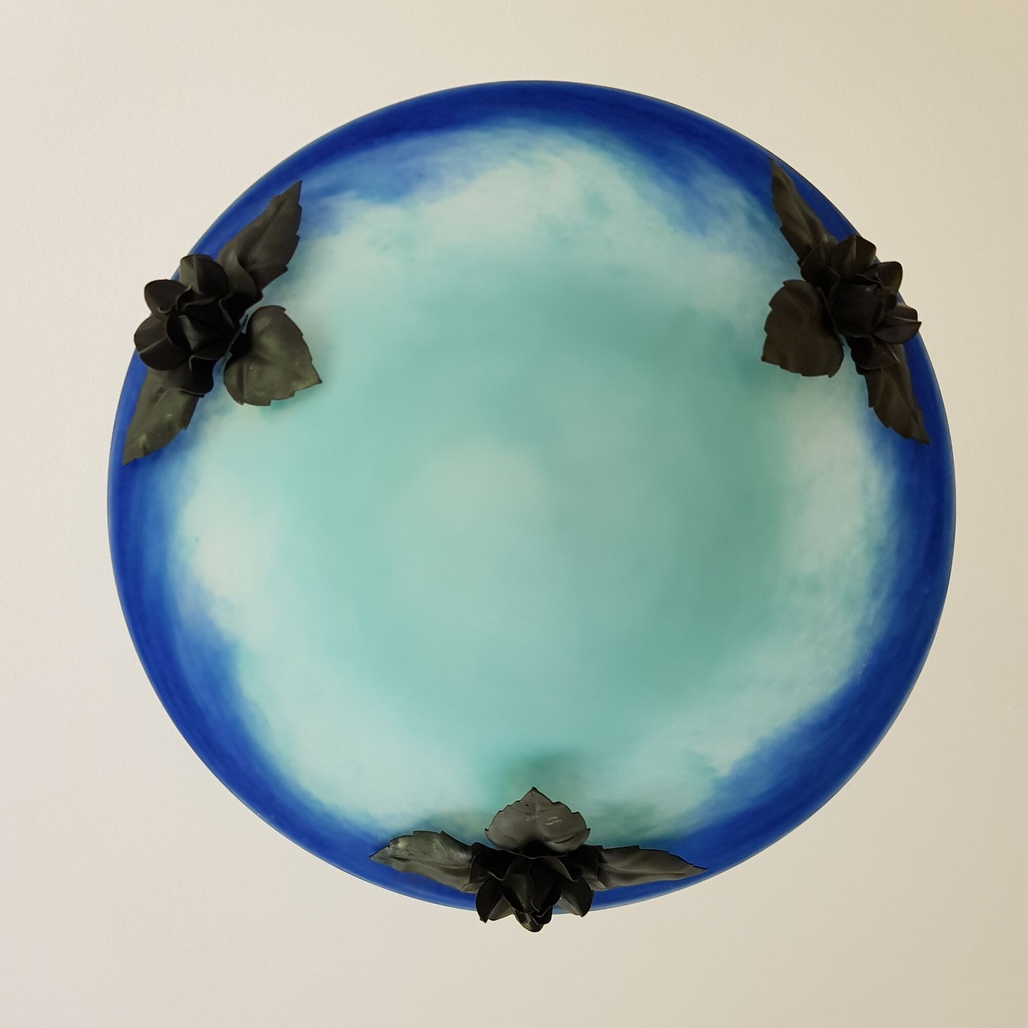 Blue glass paste and wrought iron basin suspension