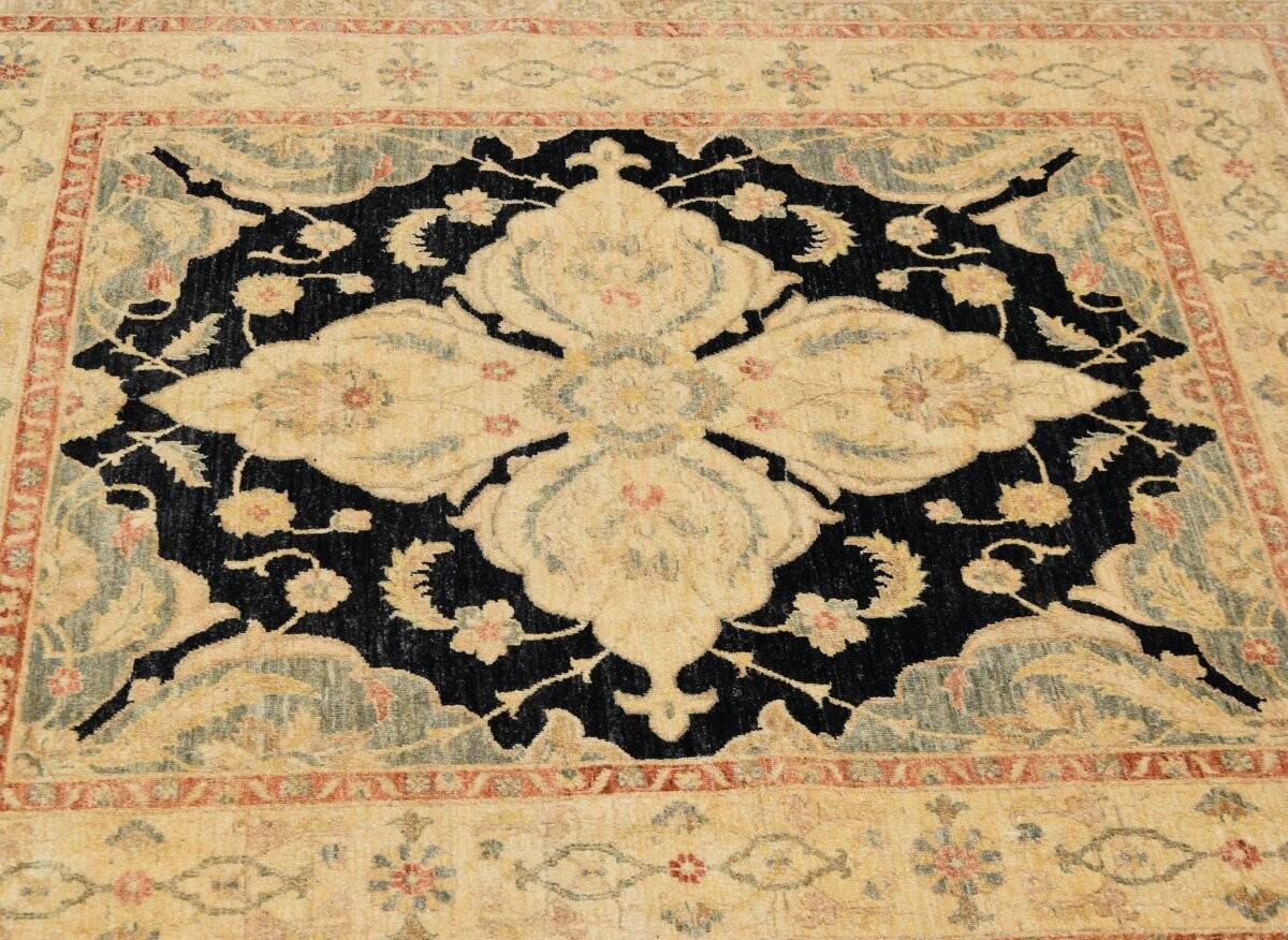 Oriental Ziegler rug: 1.96 x 2.10 Metres - Handmade Wool "Galerie Sardje"