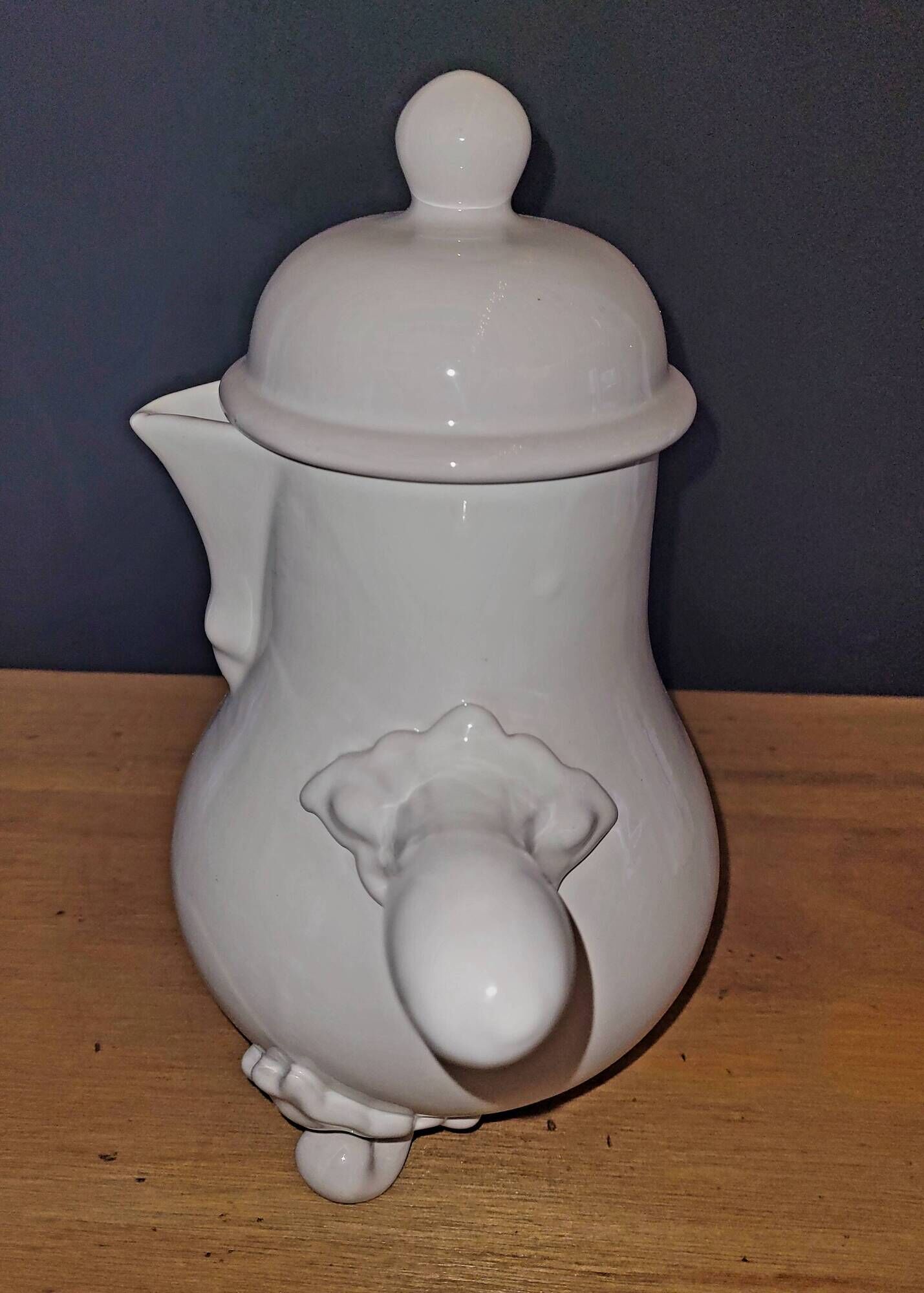 Chocolate pouring pot in white glazed terracotta Lallier Moustiers