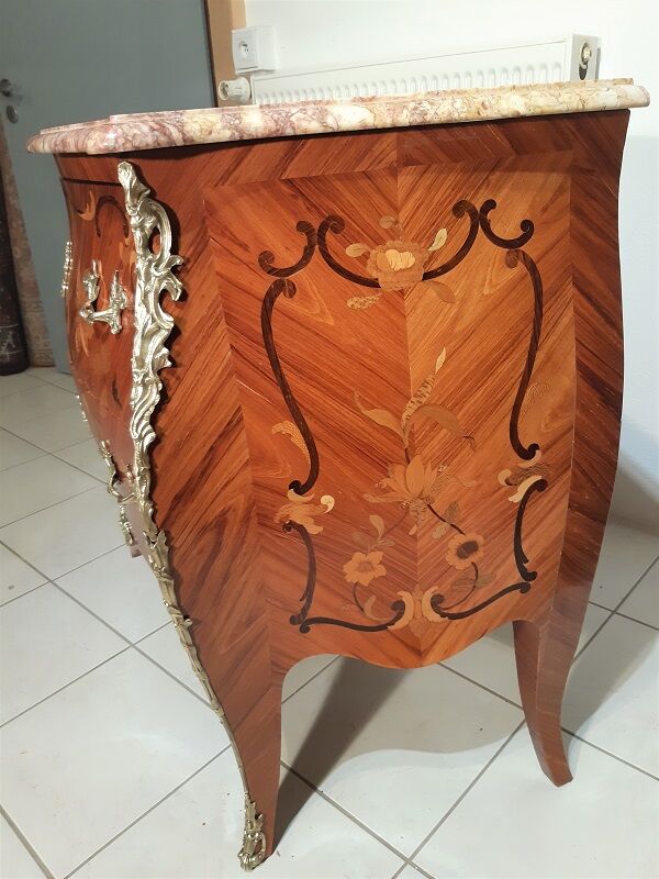 Comfortable style Louis XV rosewood, curved all sides, décor marked with flowers