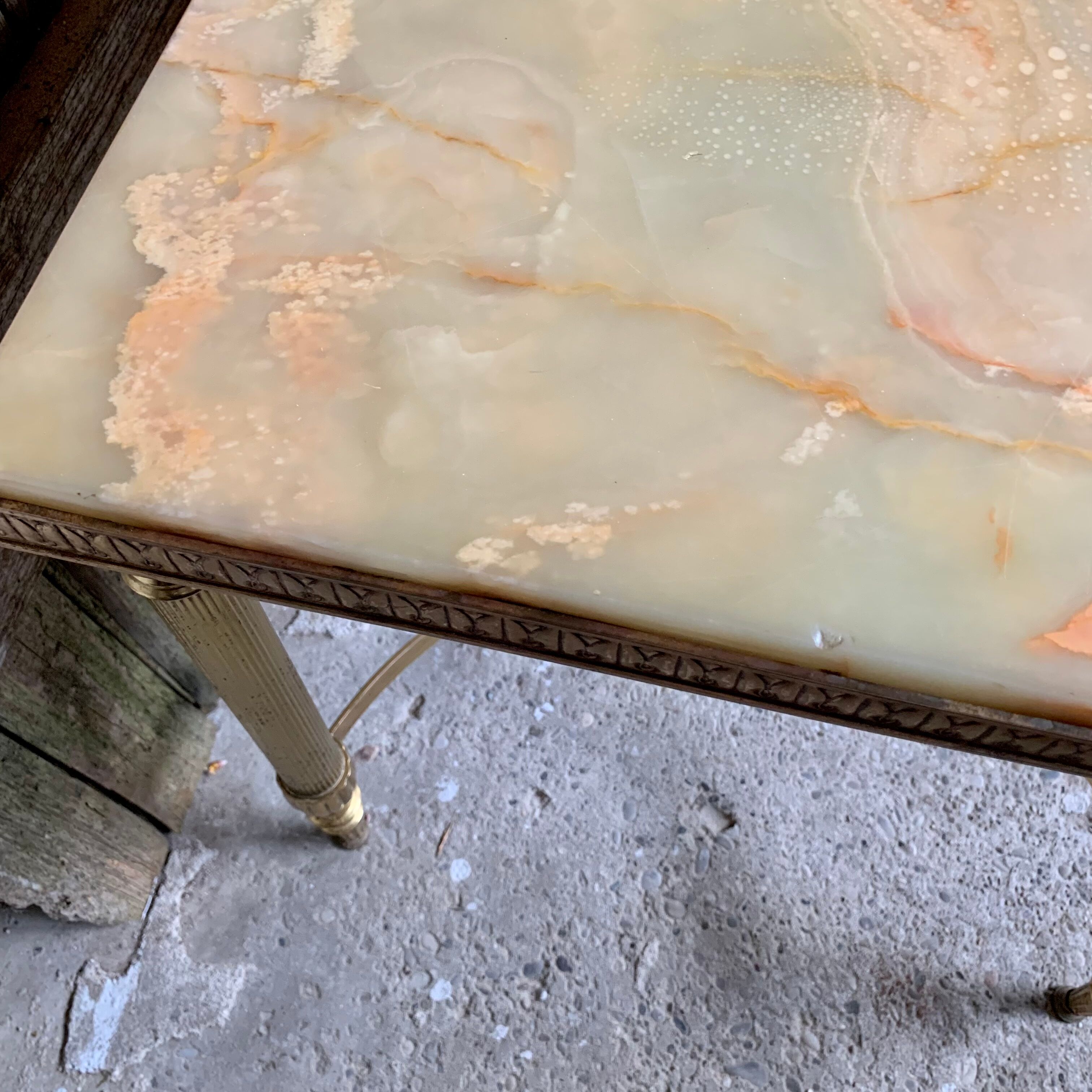 Coffee table 60' marble and brass