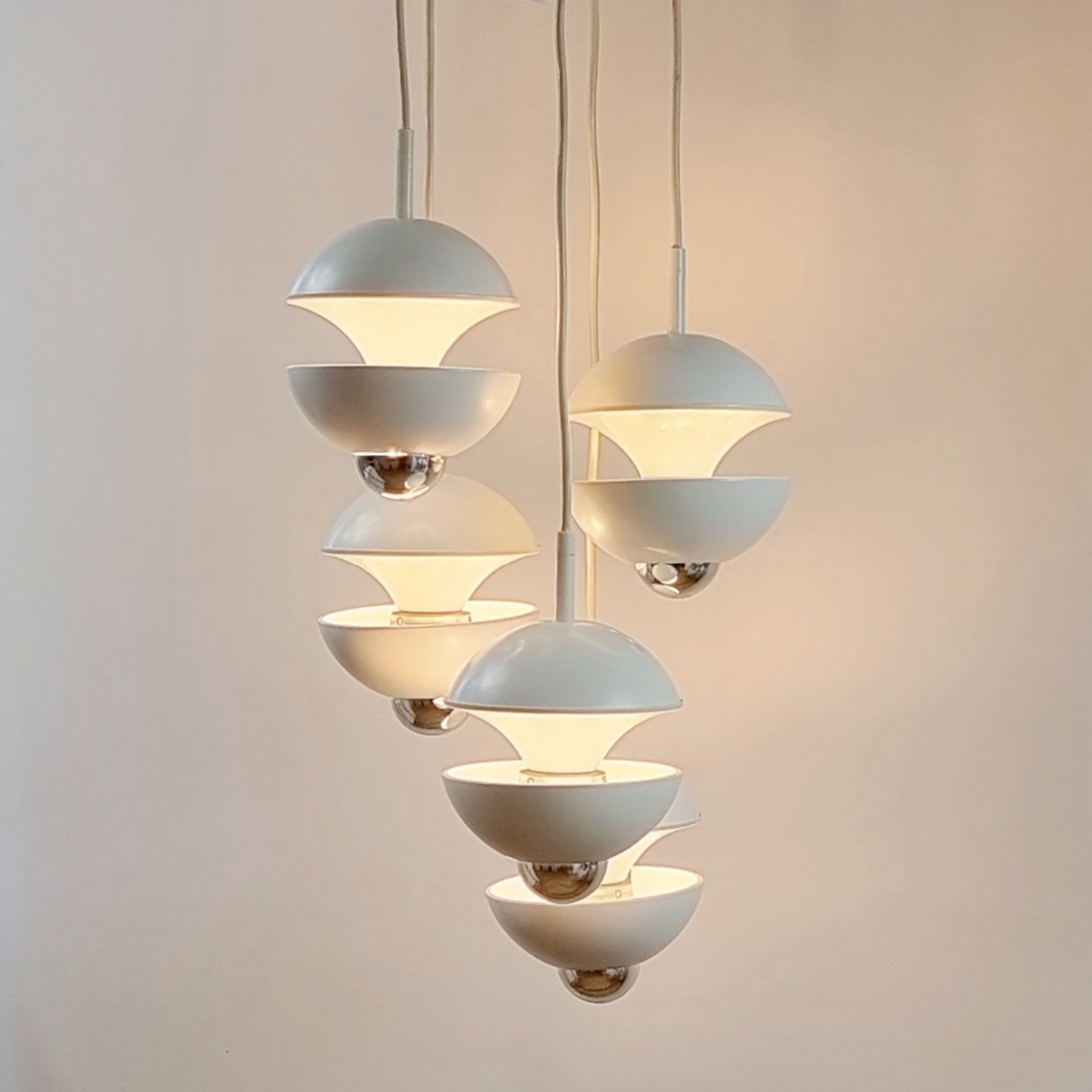 Lustre en cascade de l'ère spatiale par Klaus Hempel pour Kaiser Leuchten, Allemagne, 1972