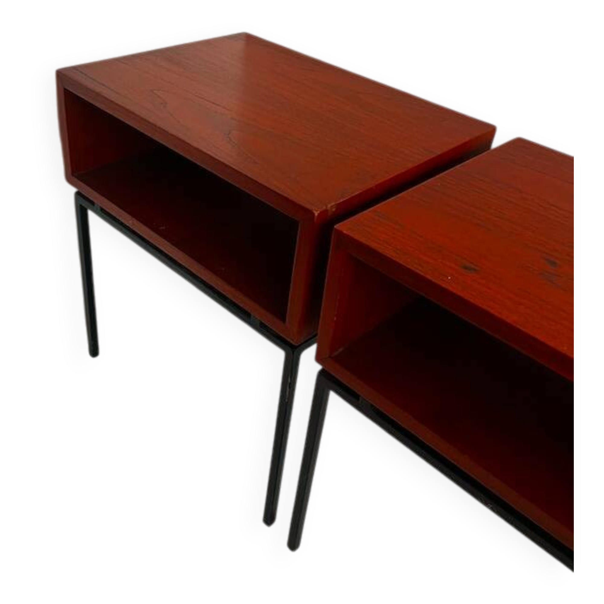 Pair of modernist bedside tables "Horatio" by Kuperus