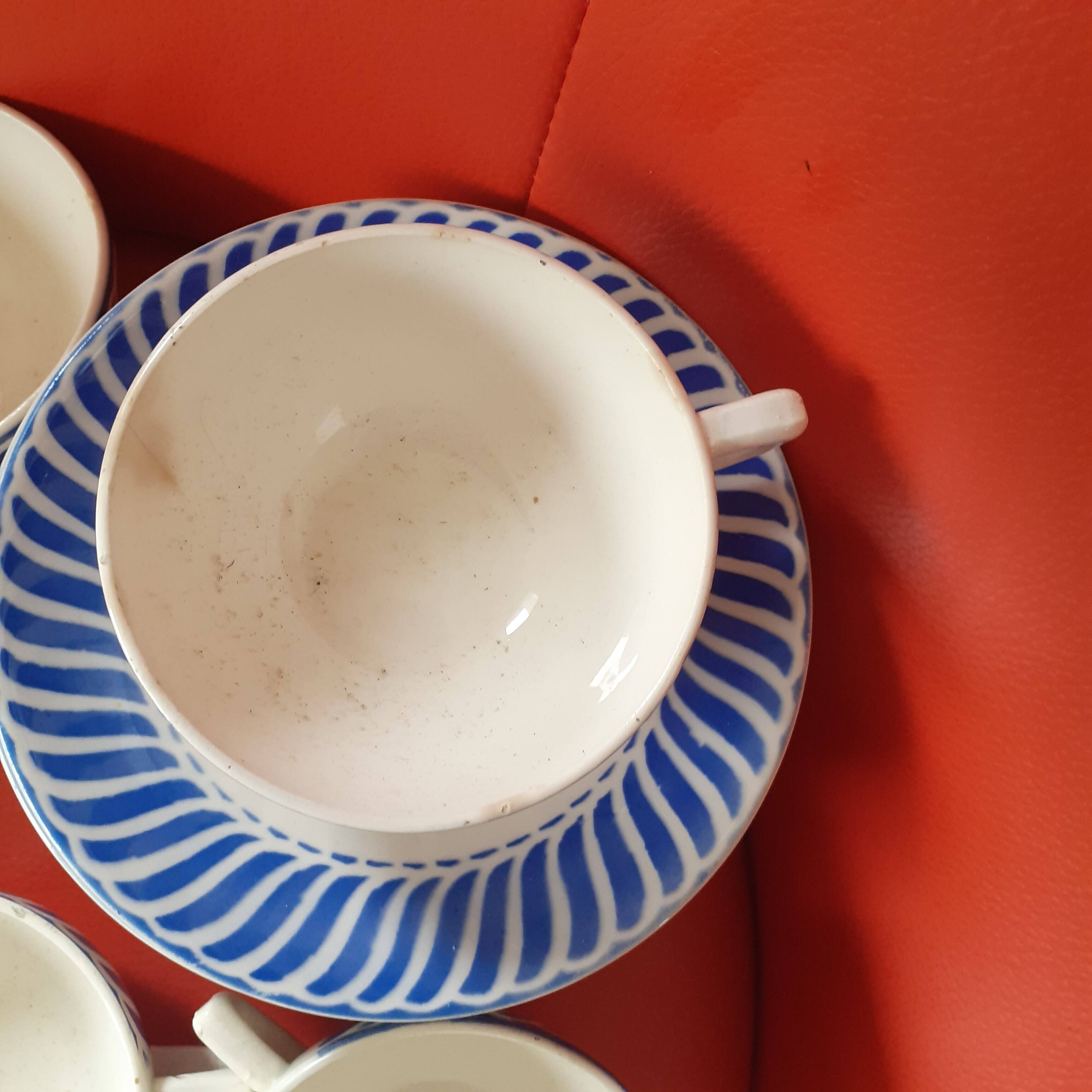 8 cups and their saucers. Sarreguemines. Jacquot model.