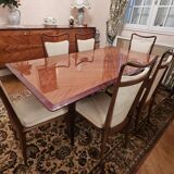 Dining room in rosewood