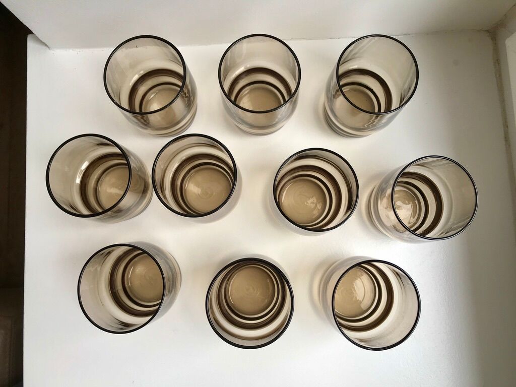 Lot de 10 verres à eau en verre fumé années 70