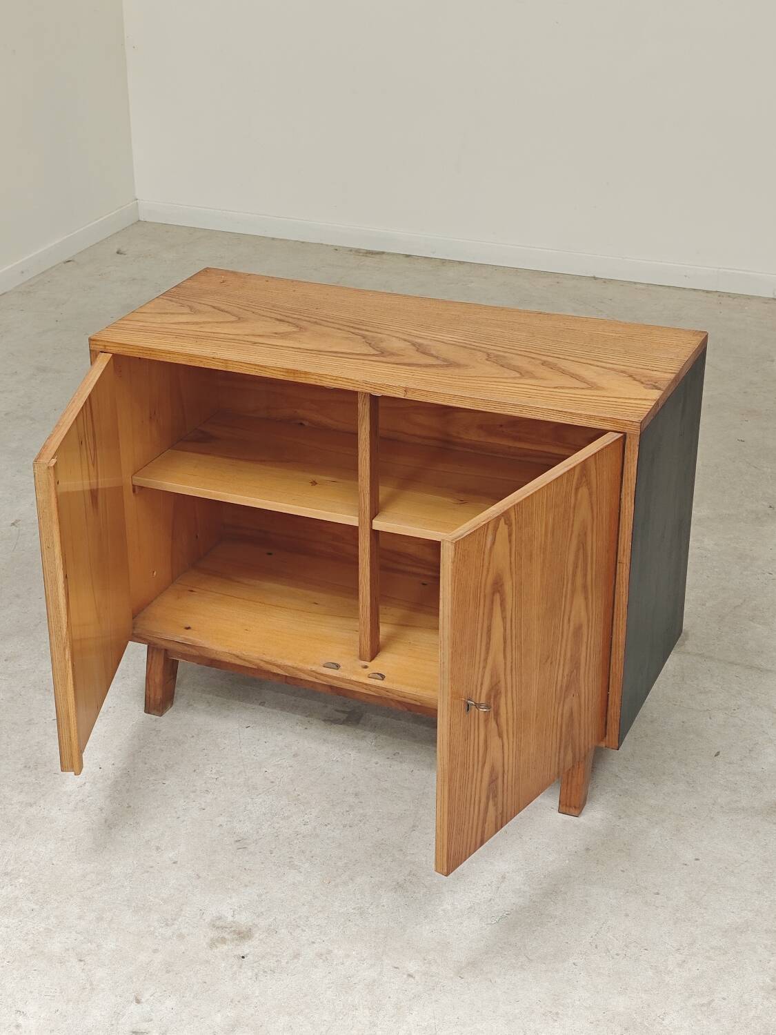 Small buffet with two doors by Frantisek Jirak, oak, 1960.