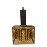 Lampe suspendue carrée ancienne, avec un abat-jour extérieur en verre olive et un abat-jour intérieur en cristal.
