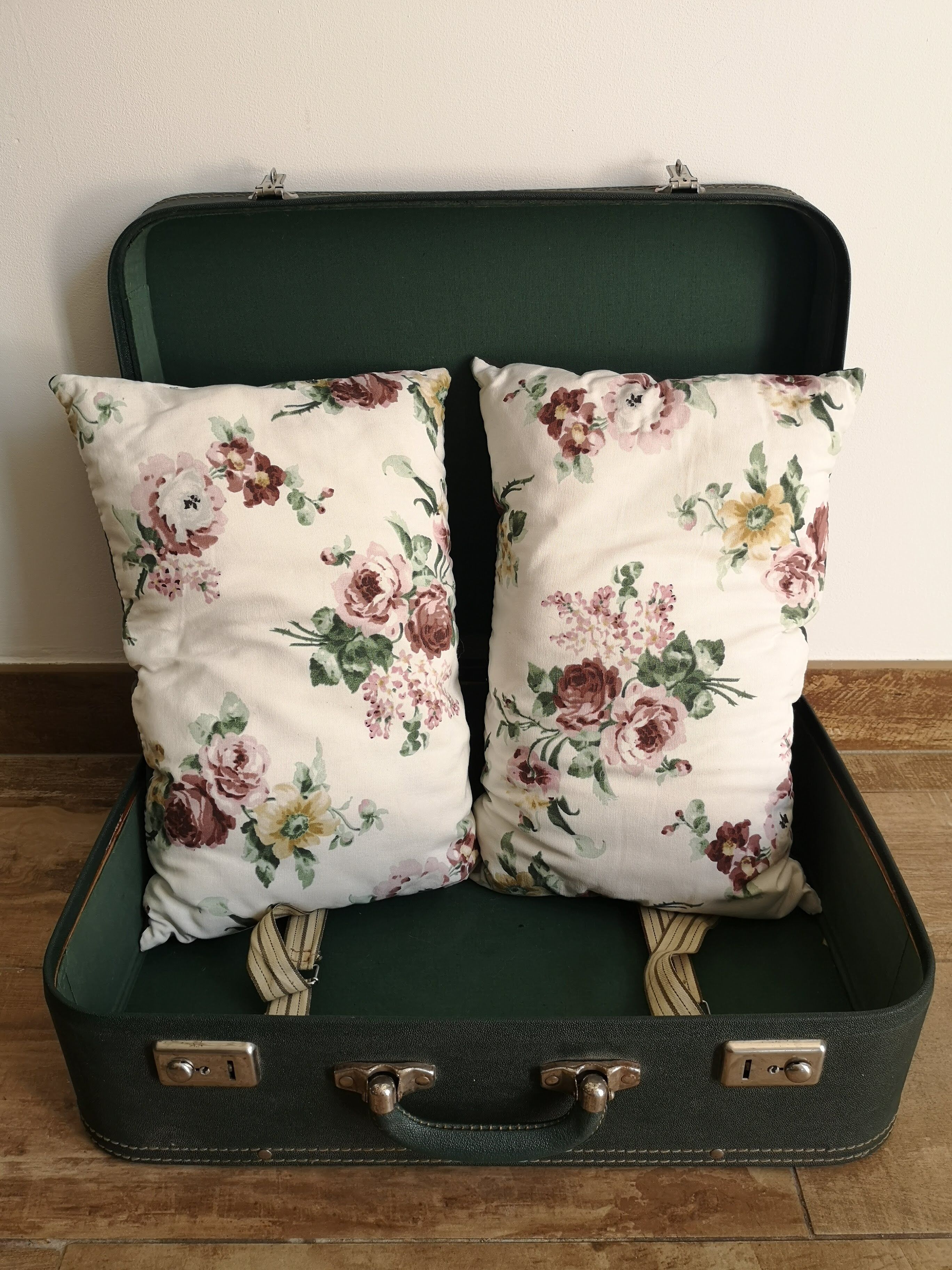 Floral cushions