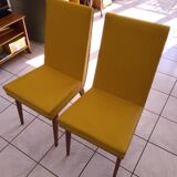 Paire de chaises jaunes skaï jaune années 60