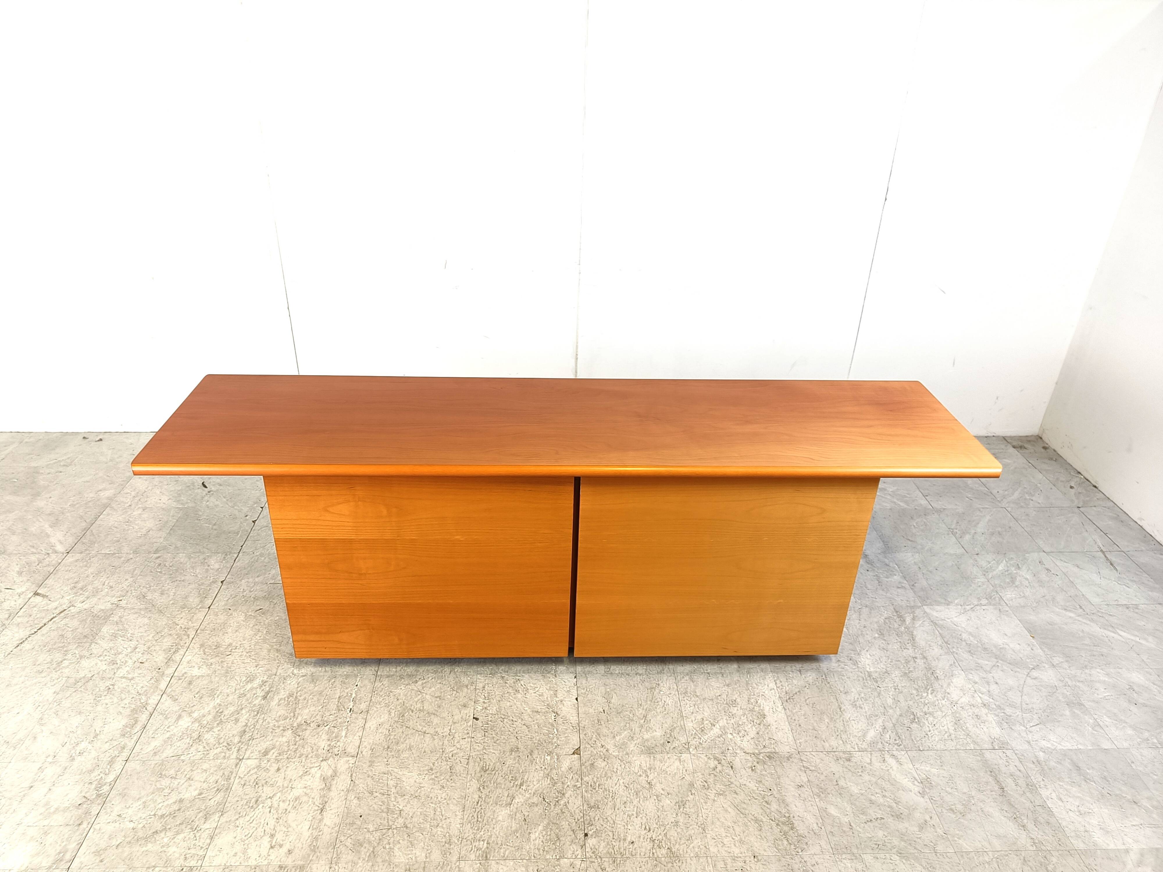 Buffet italien en bois à portes coulissantes, années 1990