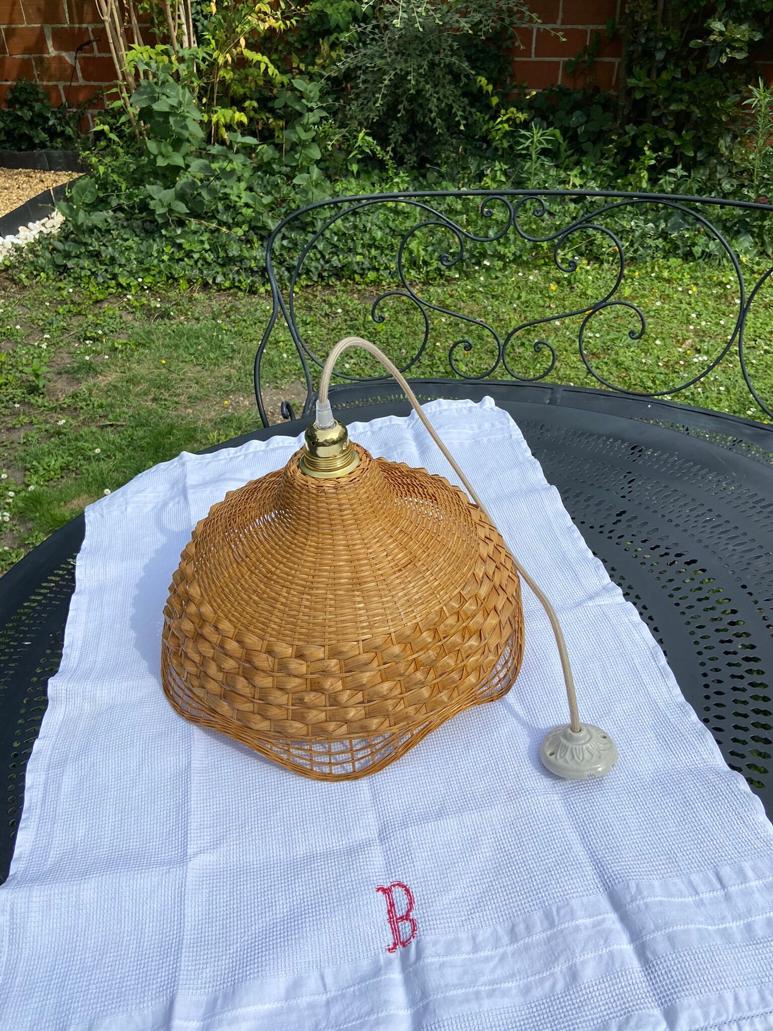 Suspension in rattan and vintage wicker