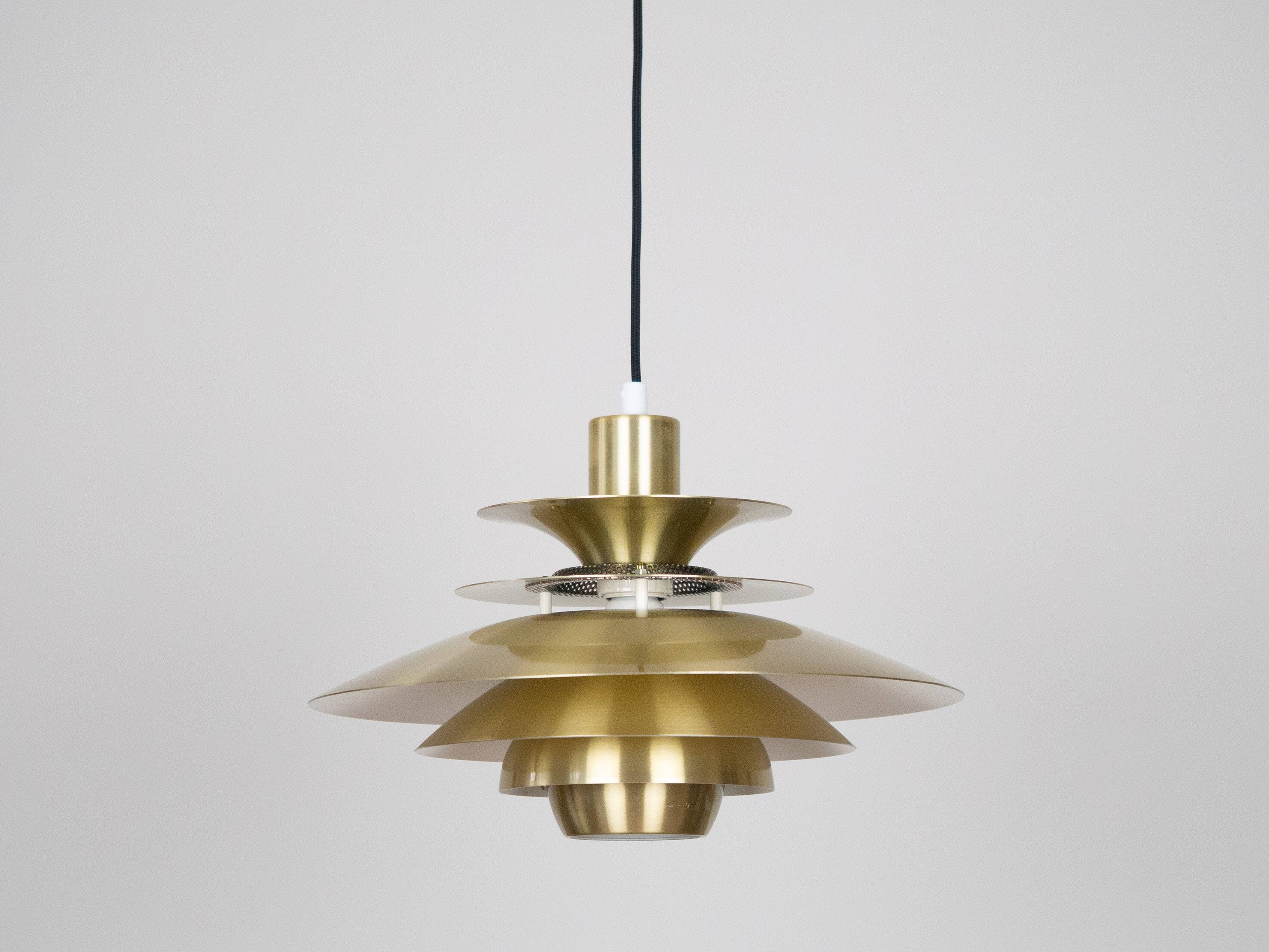 Lampe suspendue vintage danoise Lotus par Kurt Wiborg, Jeka, années 1980.