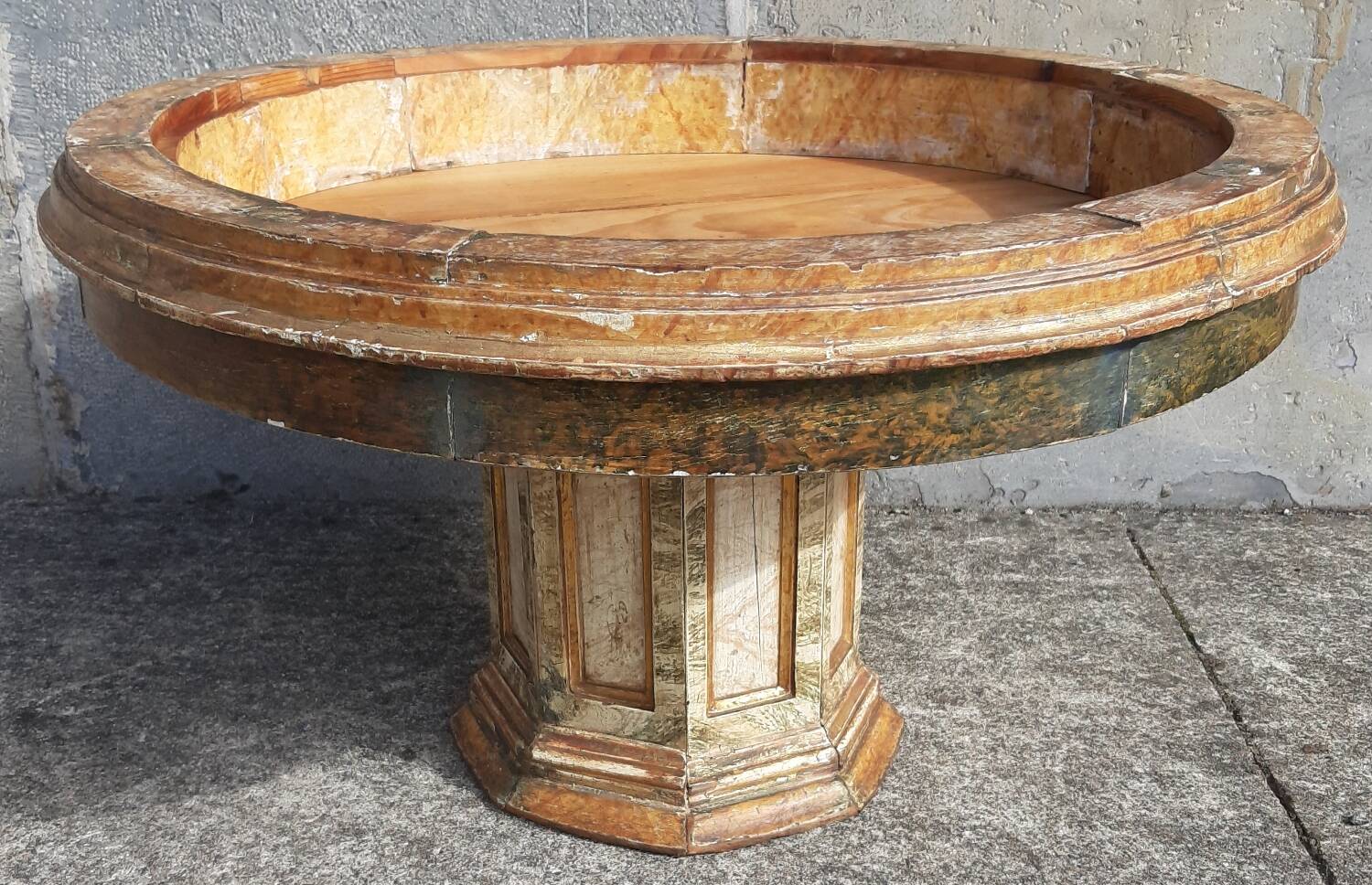 Coffee table (polychrome wood)