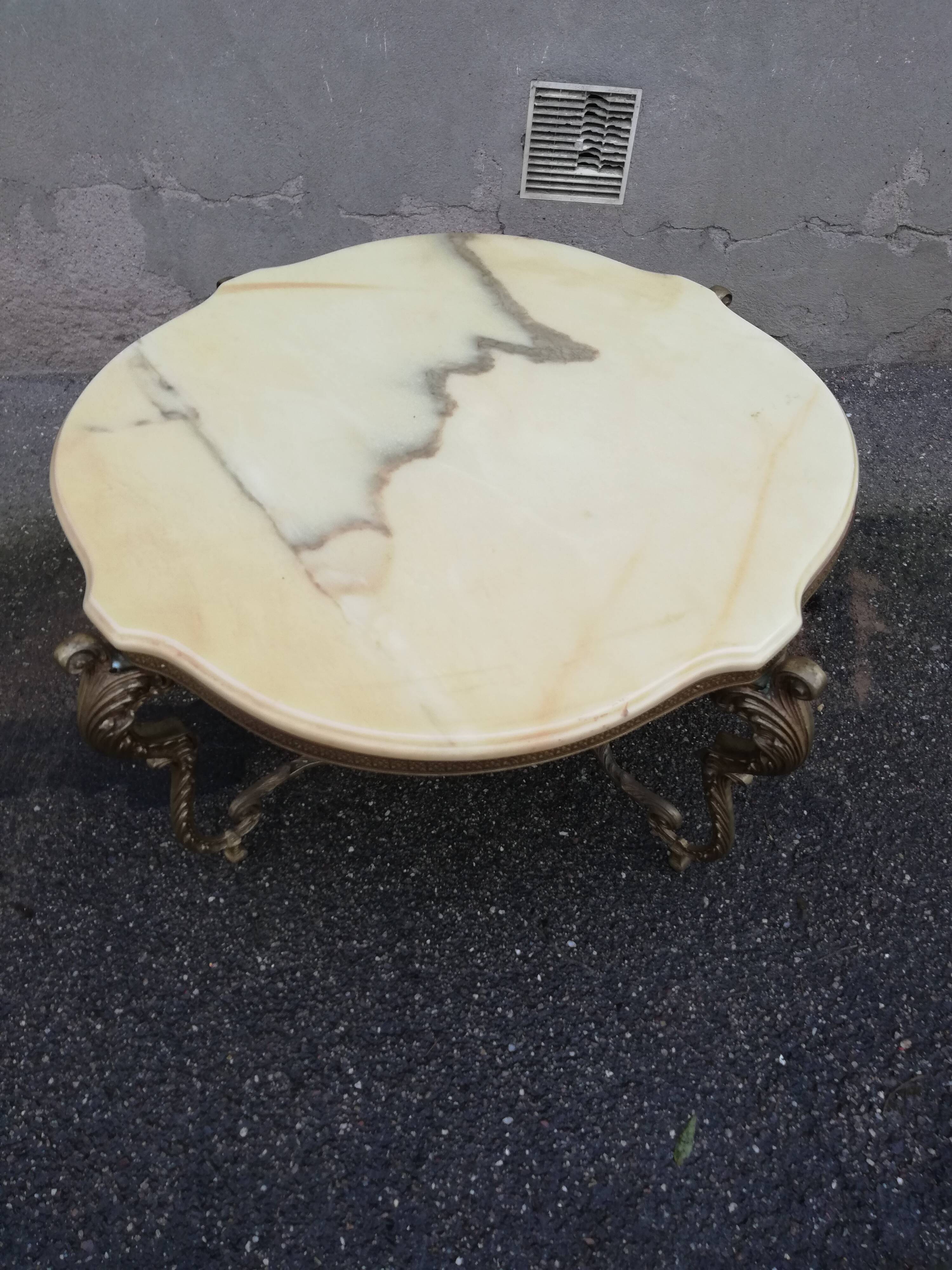 Table basse vintage bronze et marbre