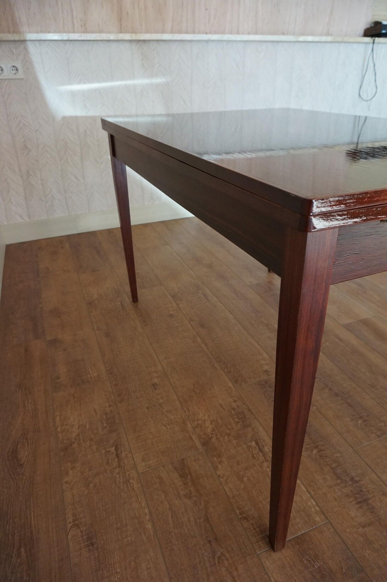 Rosewood extendable dining table, extended 189cm