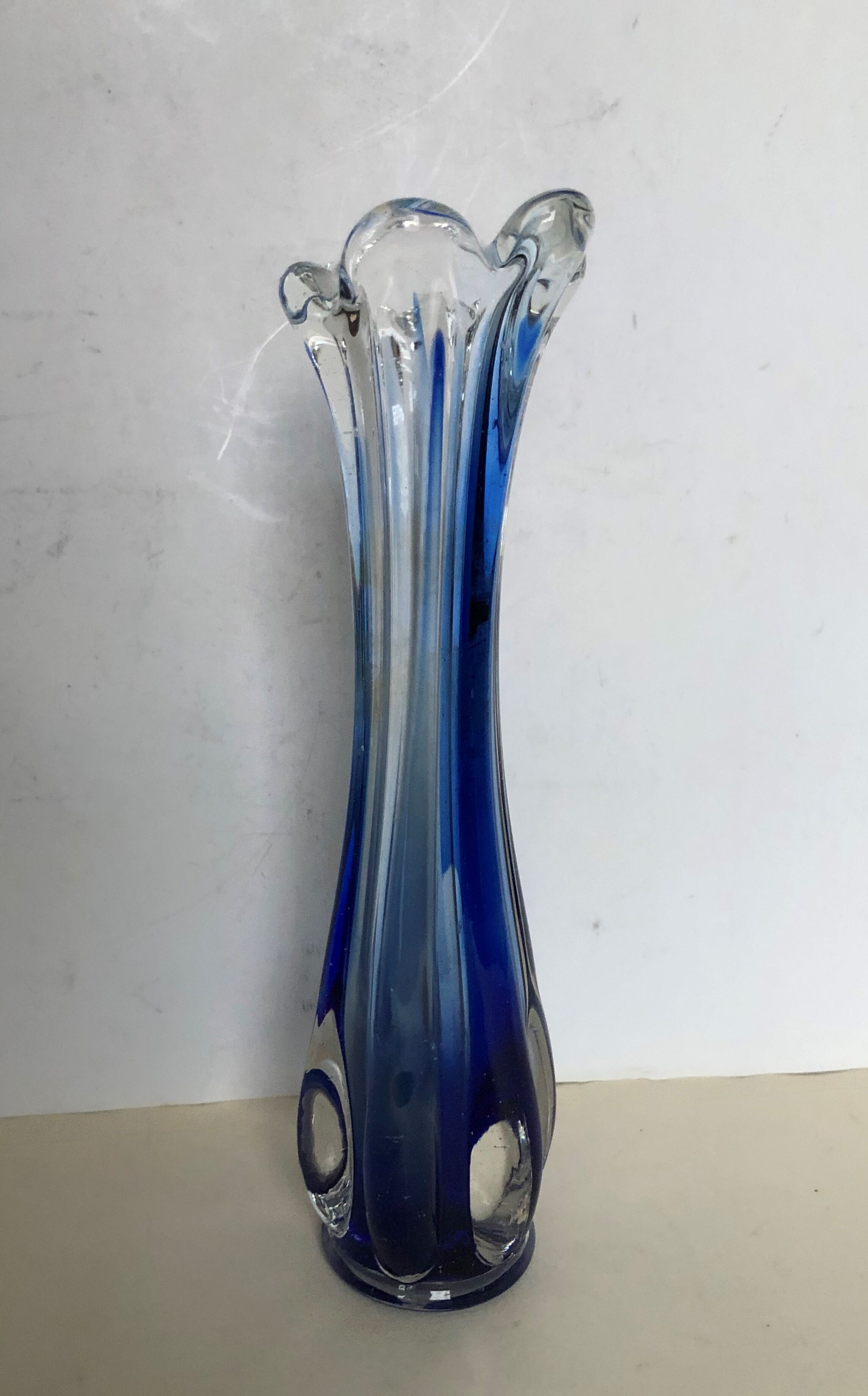 Soliflore vase in blue glass