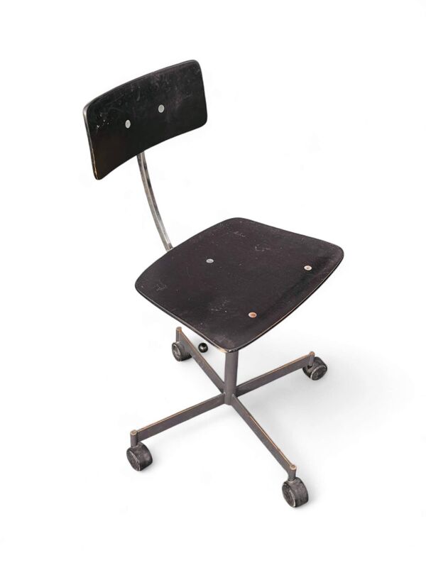 Chaise Kevi 2533 de Jørgen Rasmussen pour Fritz Hansen