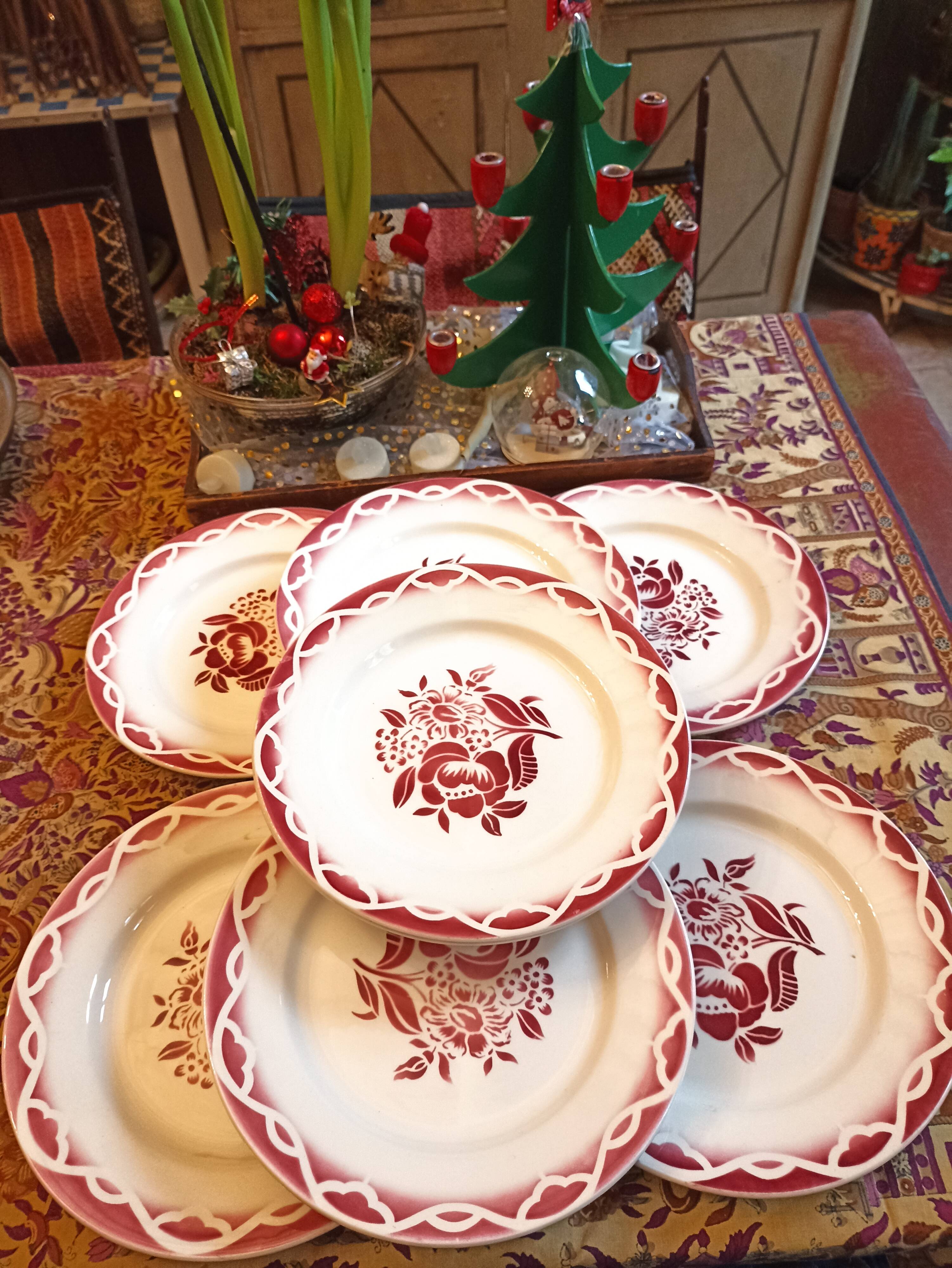 8 old plates sarreguemines