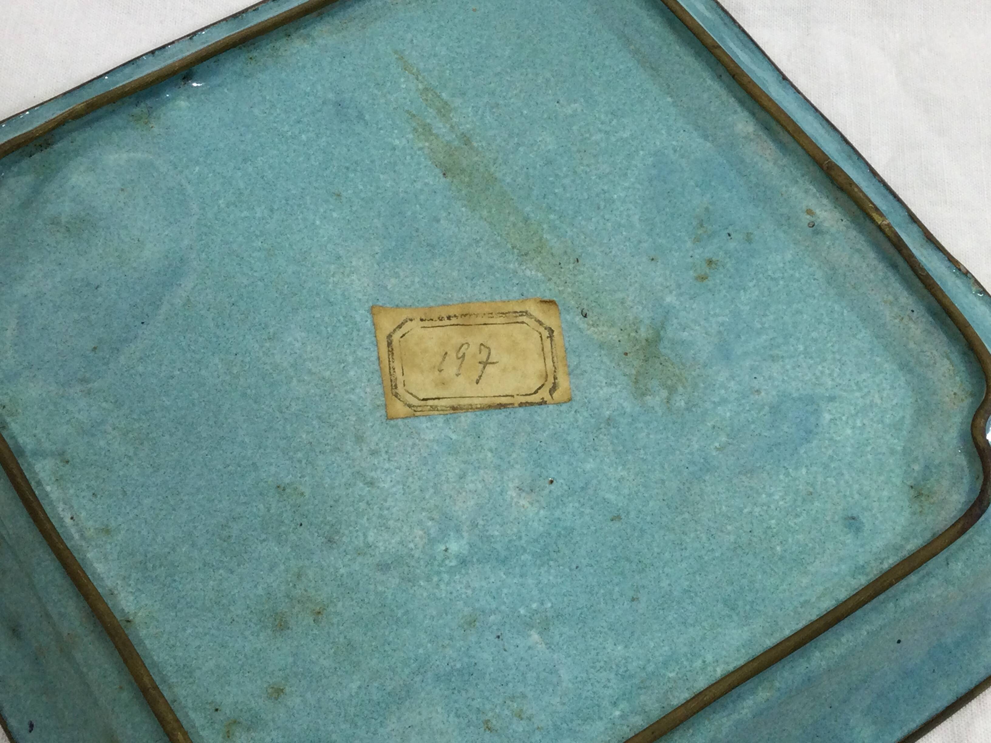 Plateau asiatique en cuivre émaillé