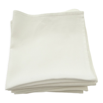 Set of 11 cotton napkins.