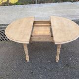 Renovated Louis Philippe round extendable dining table 115cm for 6 people.