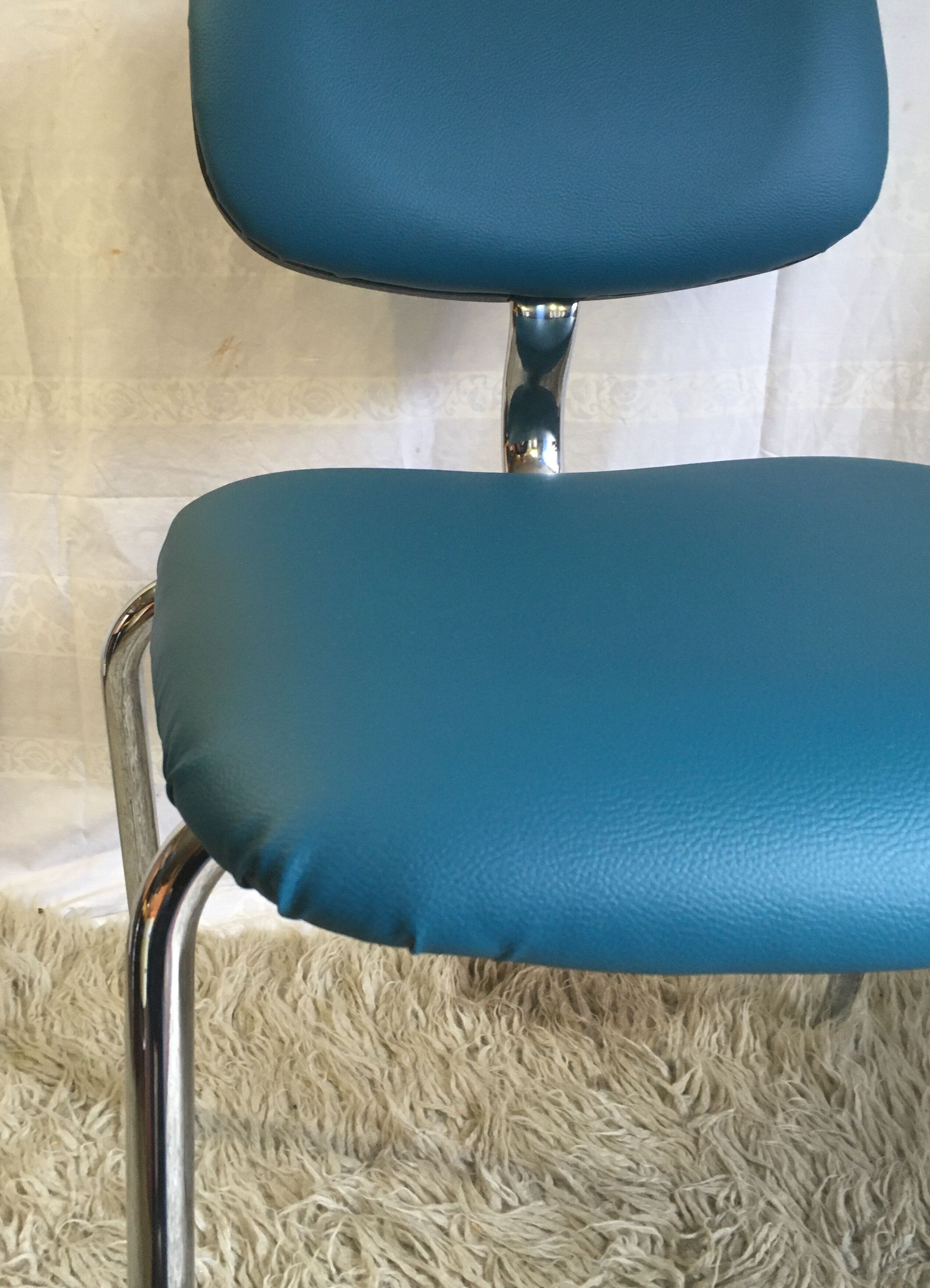 Blue strafor steelcase chair 70