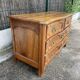 Commode Parisienne en noyer d'époque Louis XV à tiroir secret, 18 ème siècle.