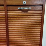 Double curtain cabinet