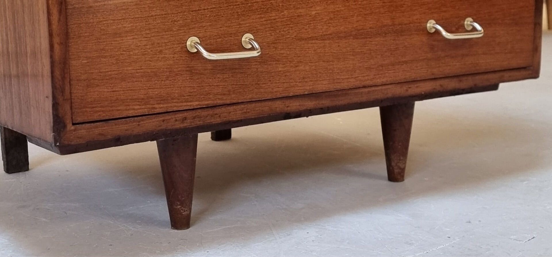 Mid-century drawer cabinet