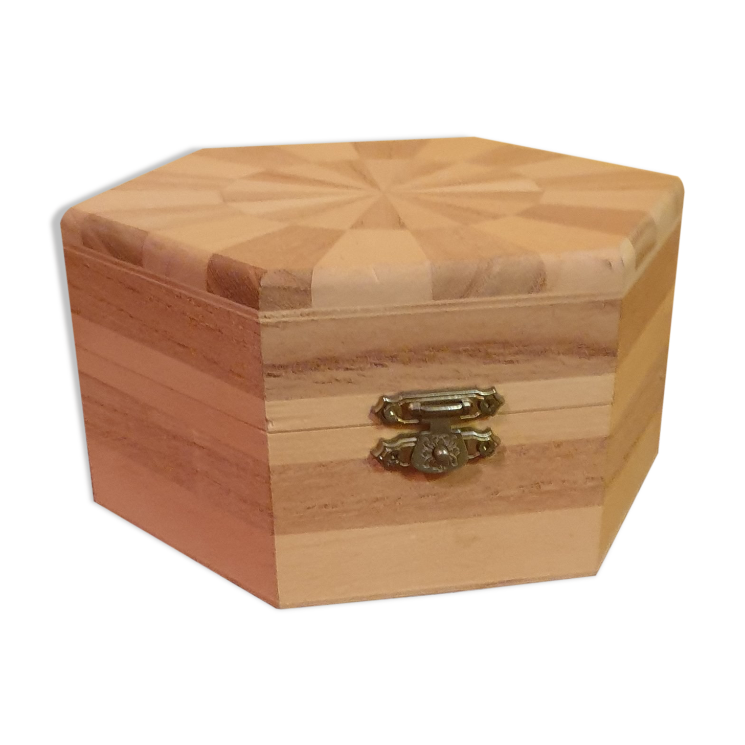 Box in geometric marquetry