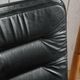 Paire de chaises cuir