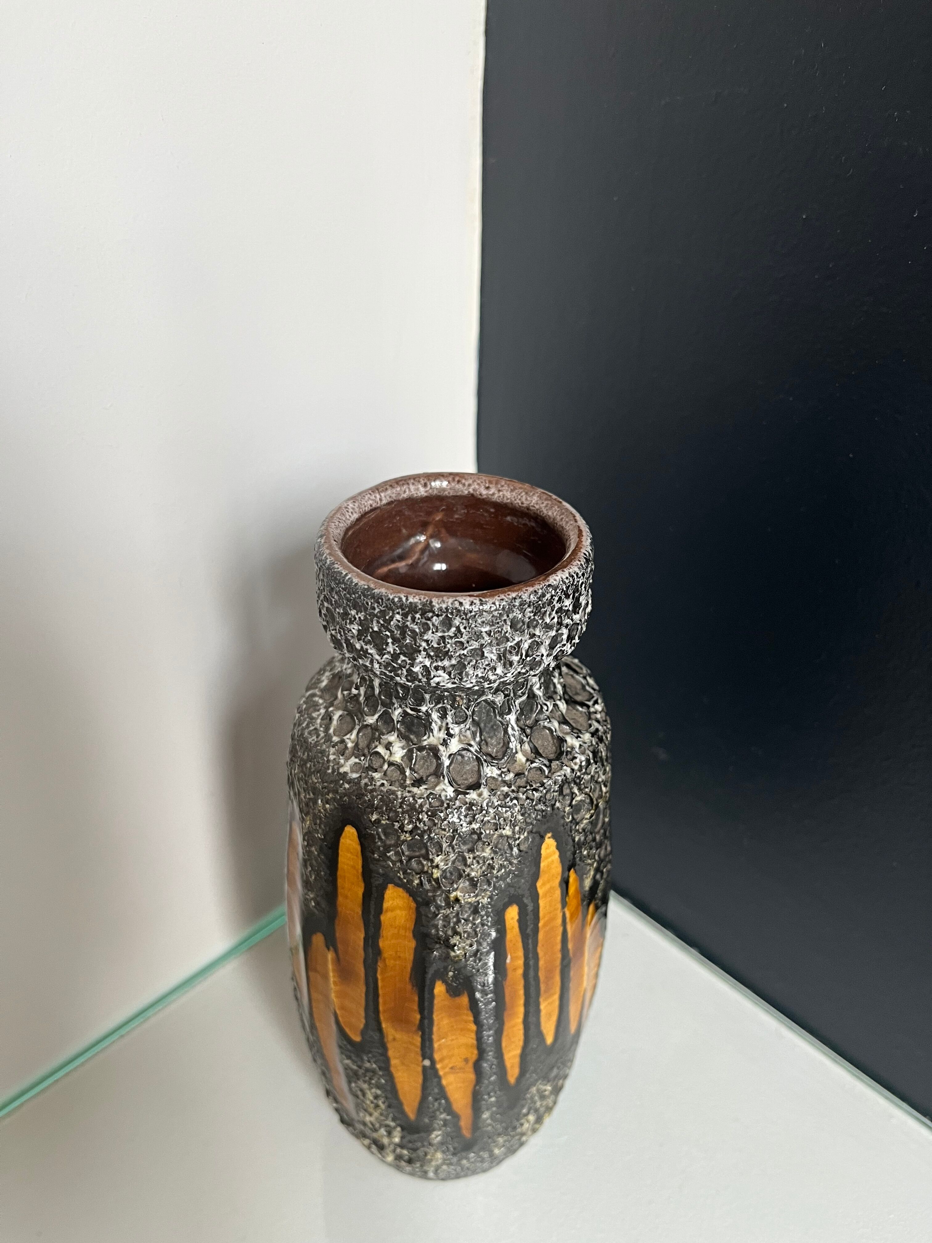 Vase fat lava