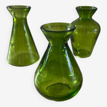 Trio de vases vintage en verre moulé