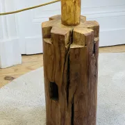 Lampe brutaliste en bois