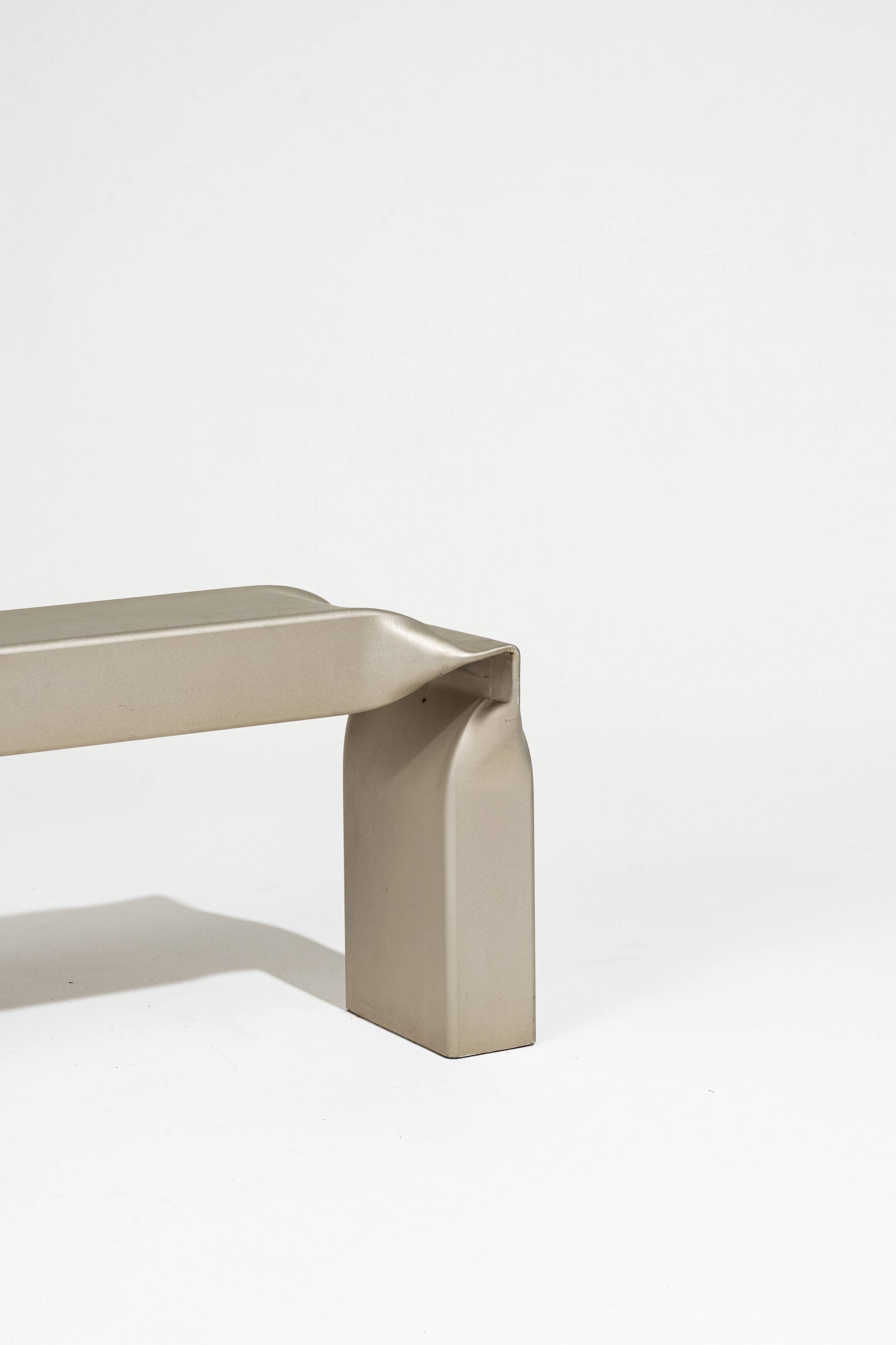 "Tube stool" bench in galvanized steel