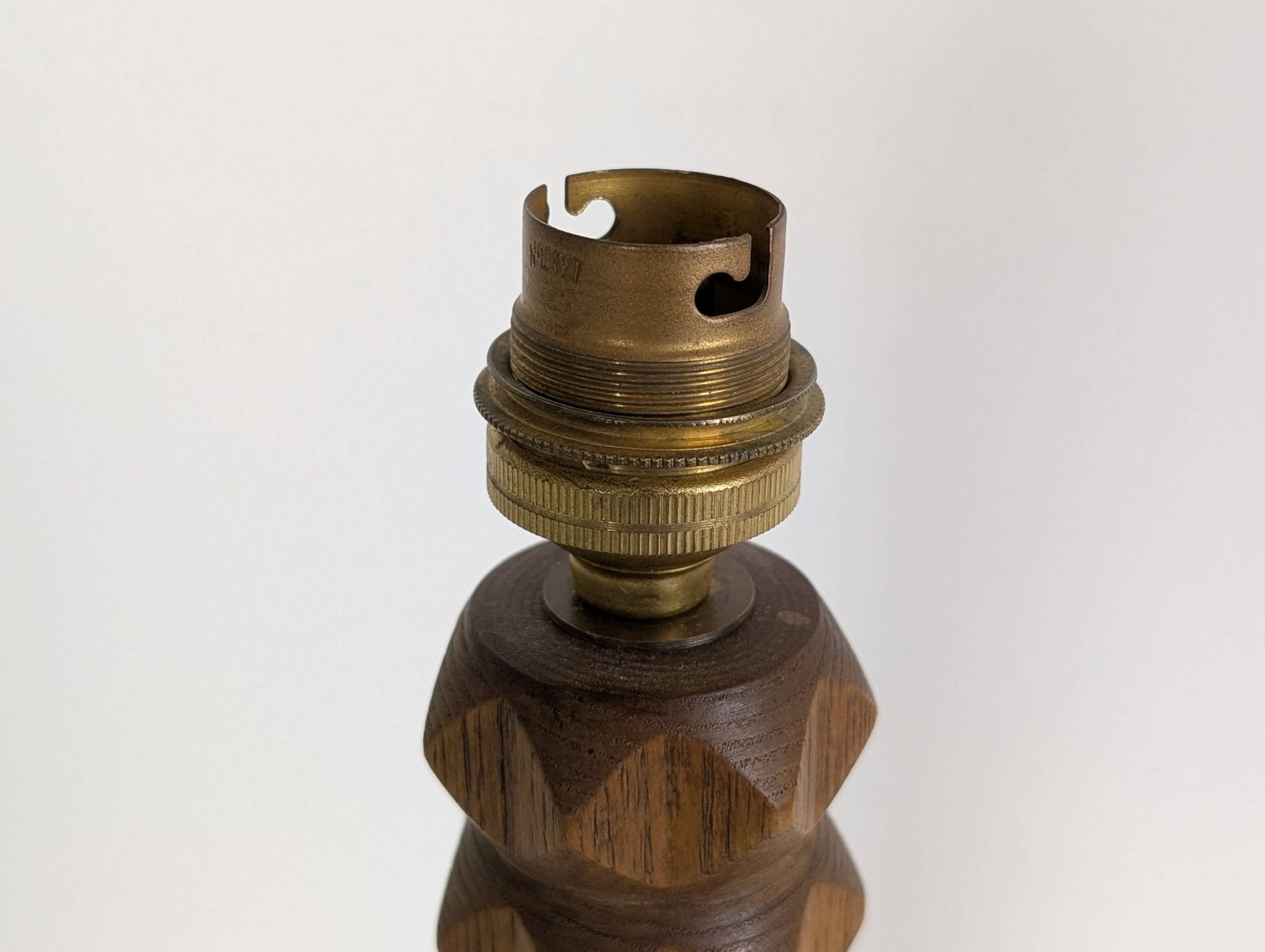 Lampe en chêne