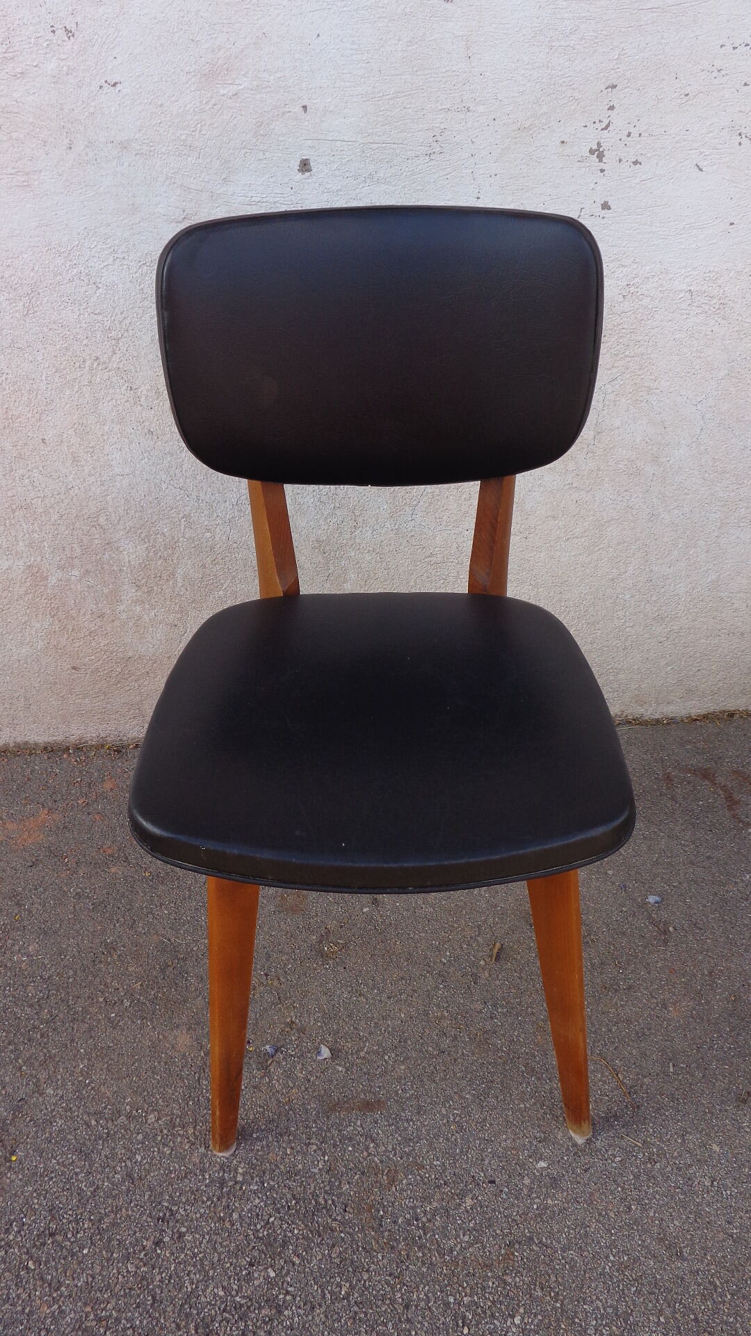 5 vintage chairs