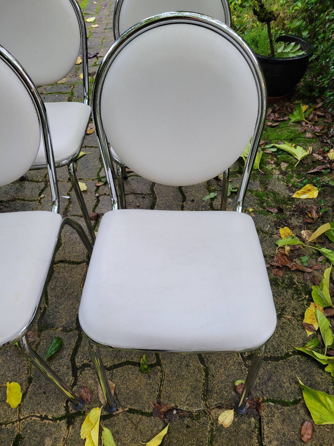 4 skai chairs