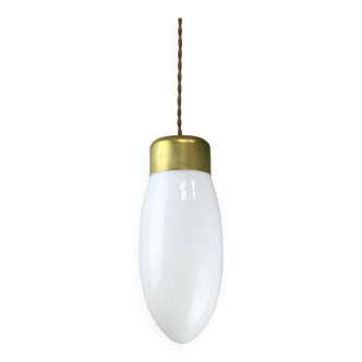 Lampe à suspension mid-century en laiton et verre opalin, italie