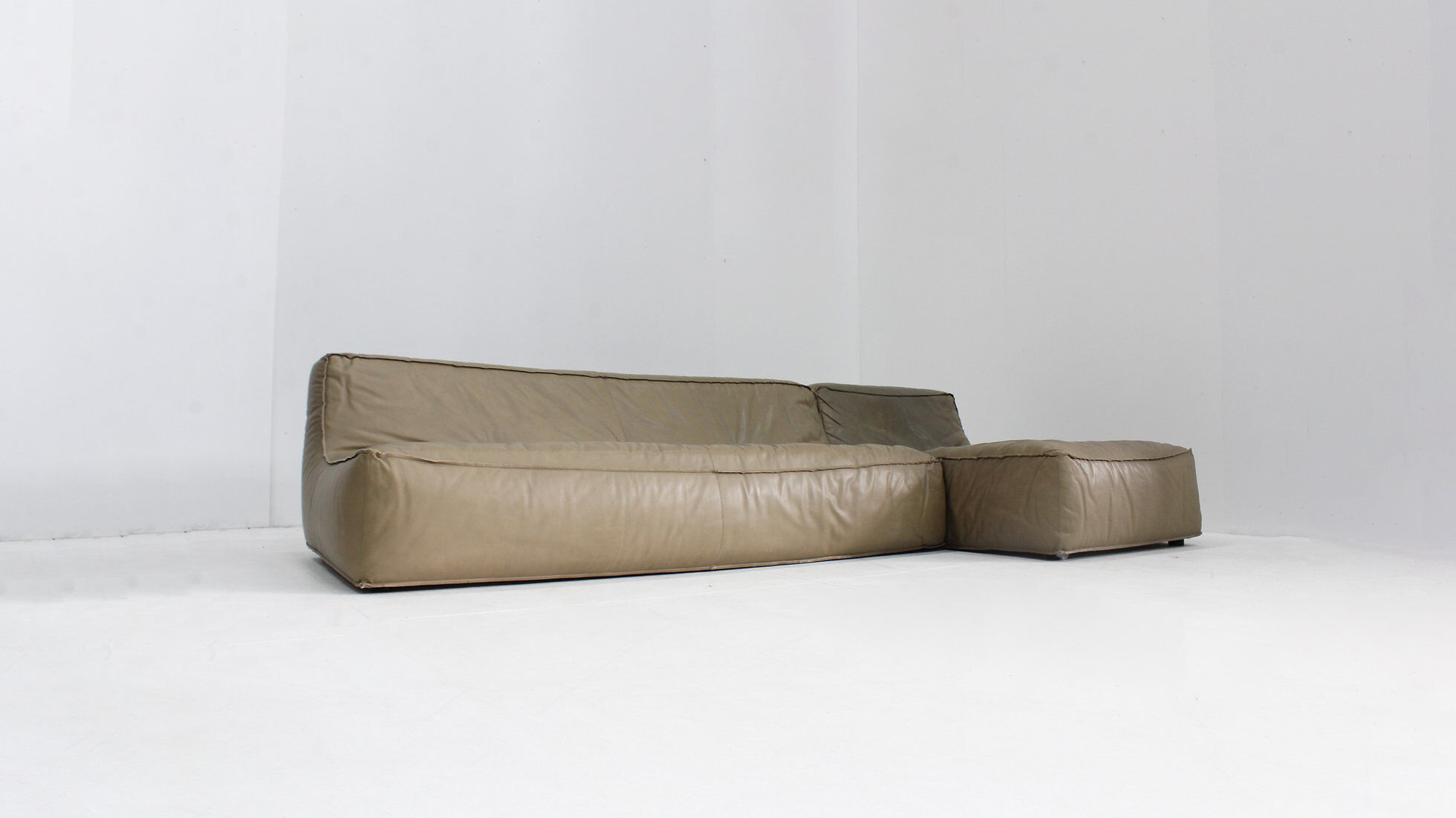 Vintage modular green leather sofa by Verzelloni Italy 1990s