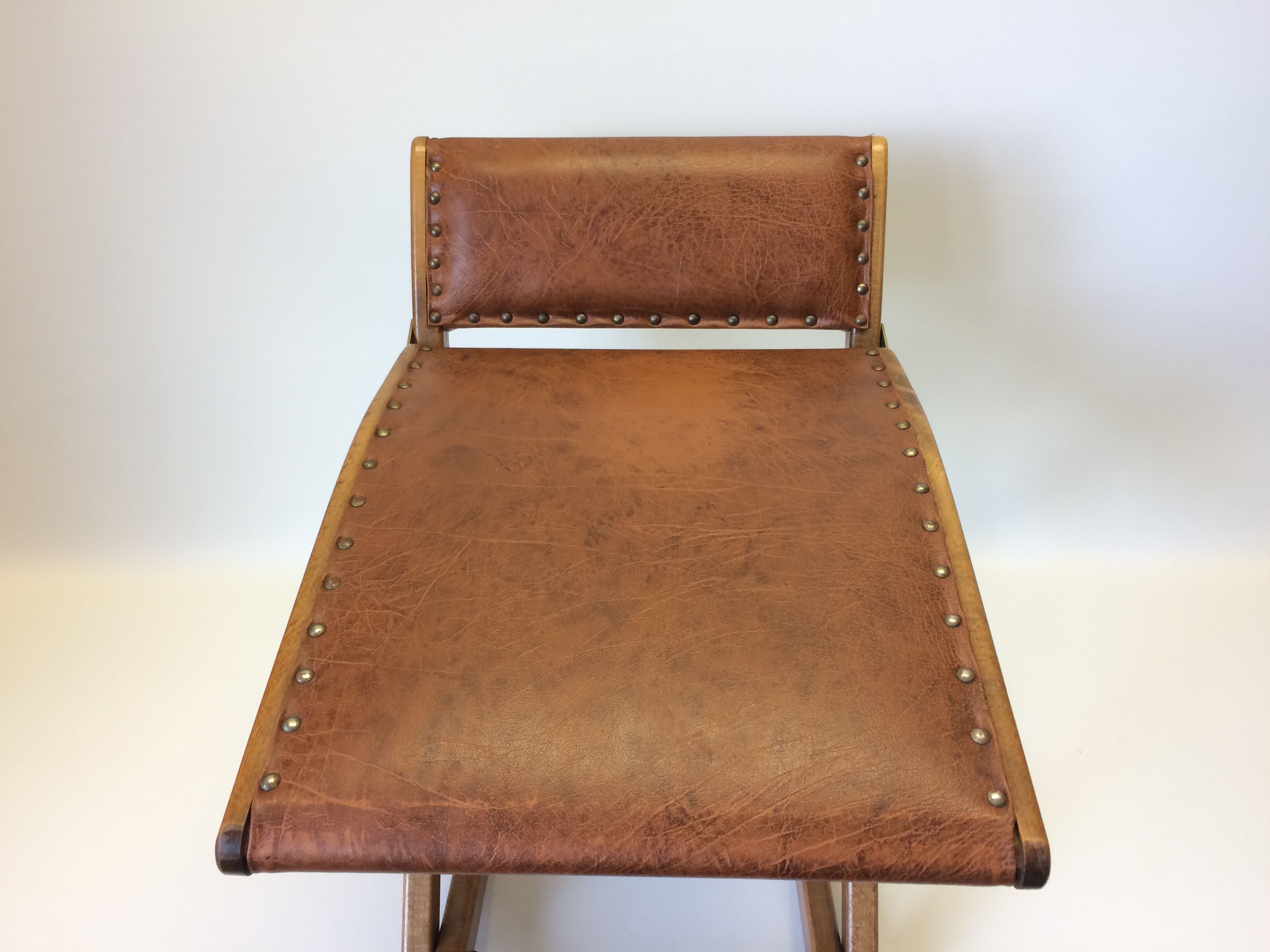 Rest feet in medium wood and leather "Mayer"