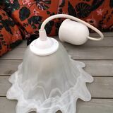 2 pendant lights with frosted glass tulips, in shades of white