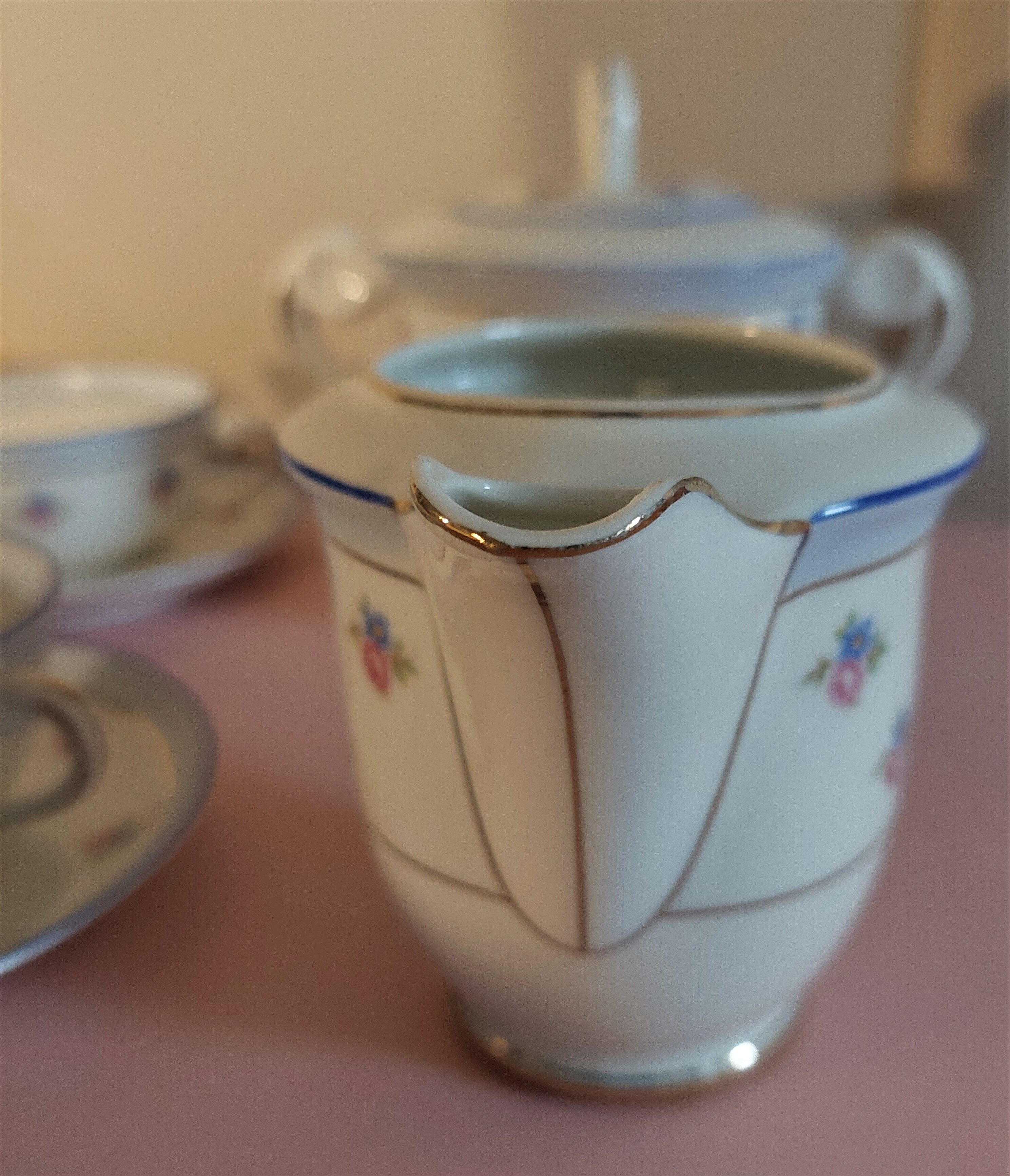 Chauvigny porcelain tea set six cups