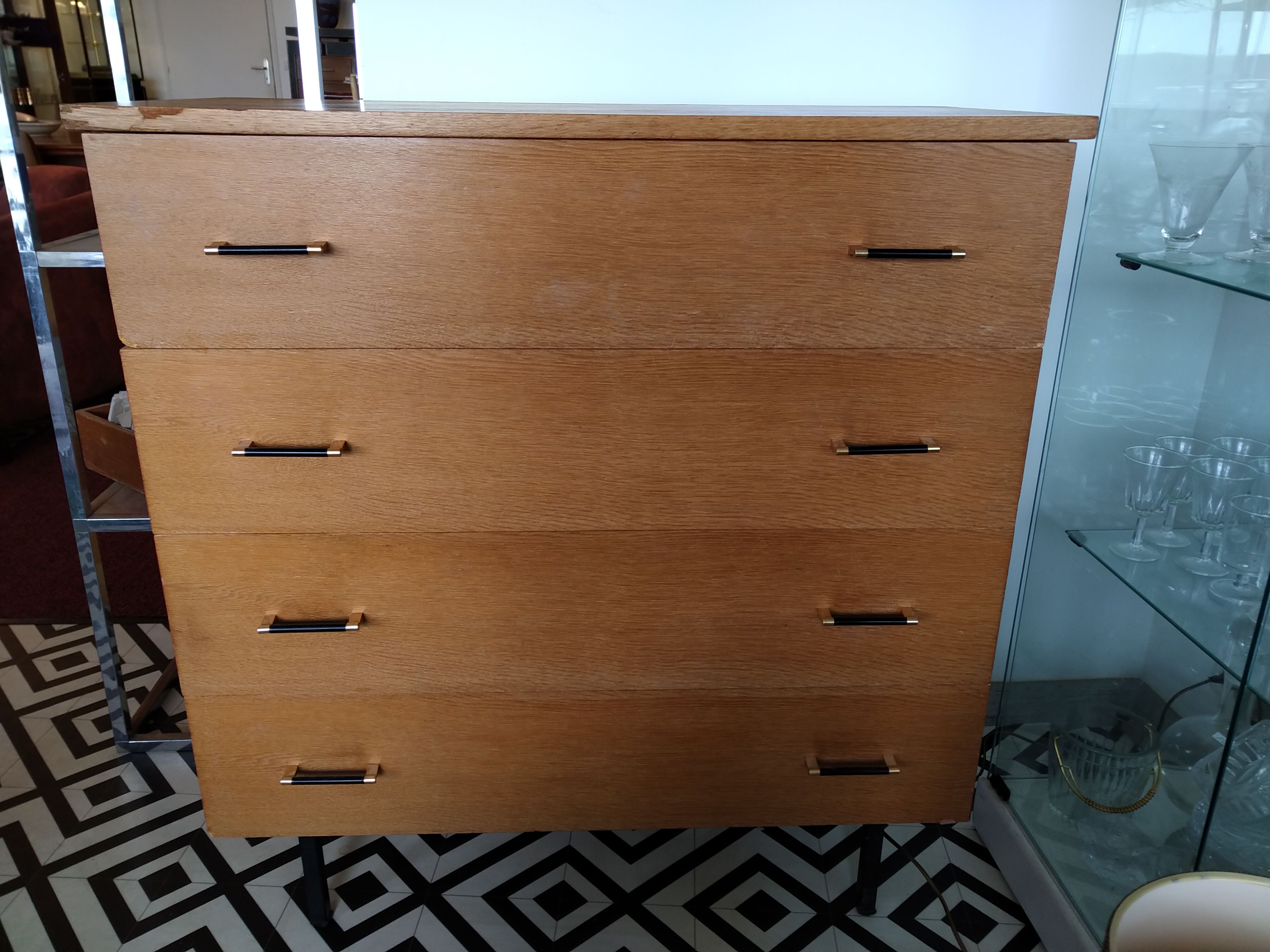 Chest of drawers 60-foot compass