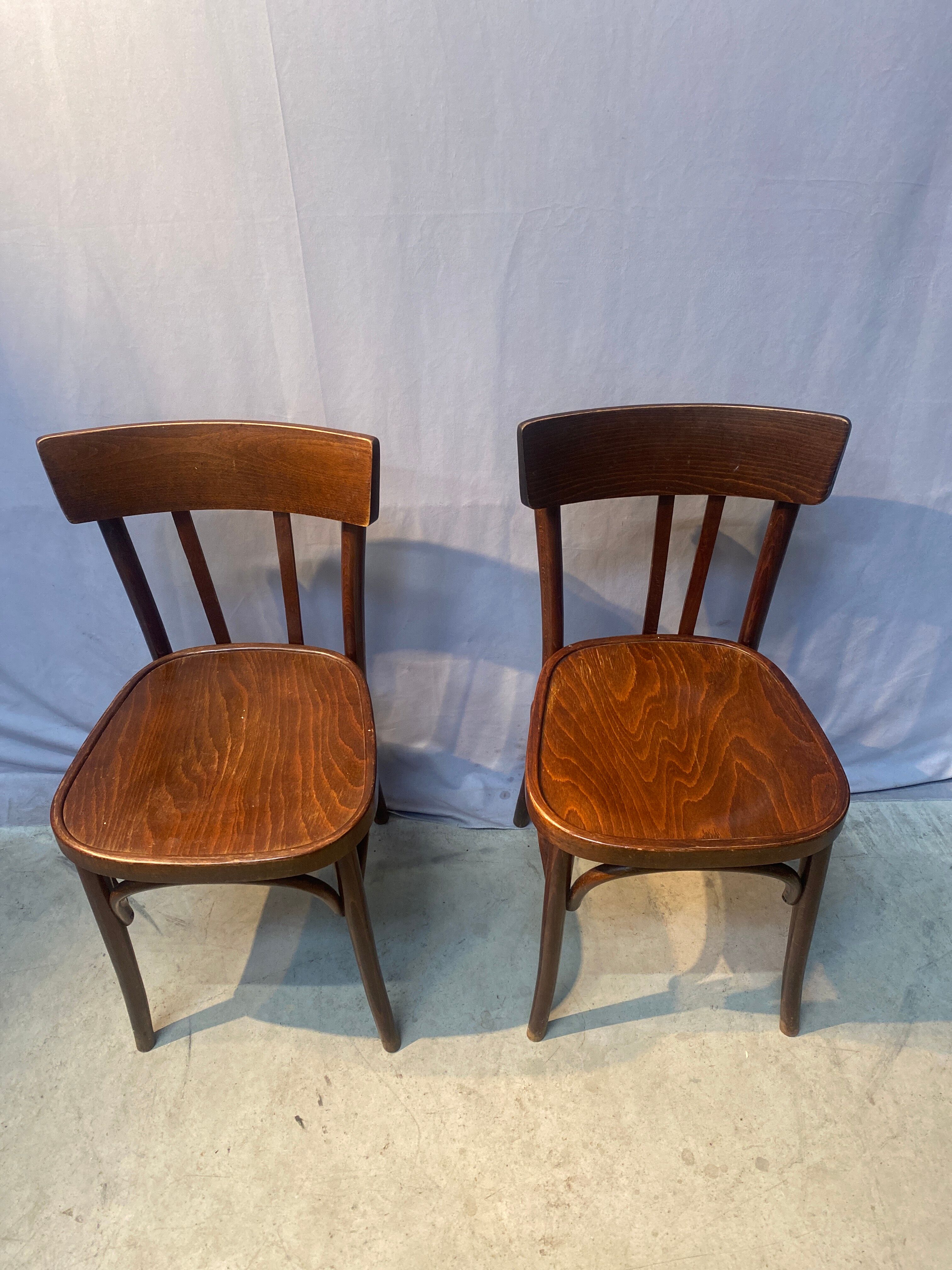 Set of 5 wooden bar chairs