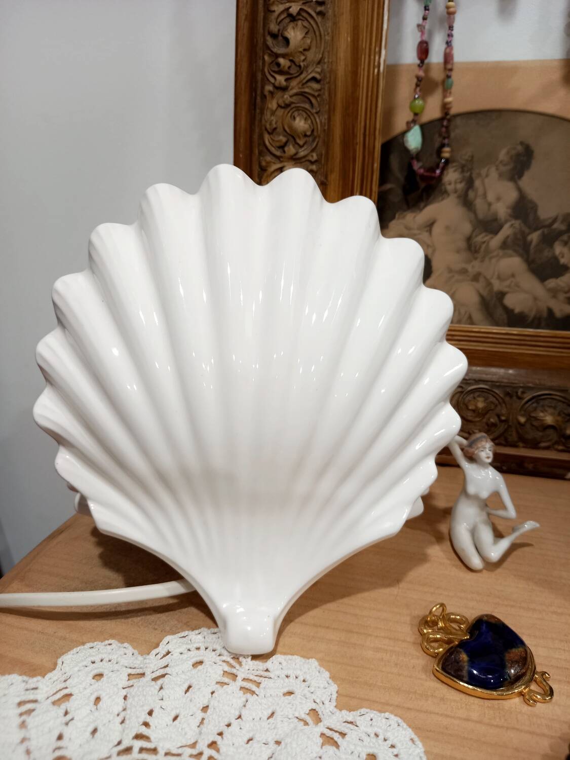 Vintage shell lamp