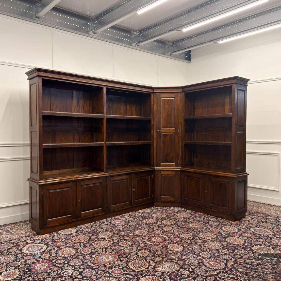 Bibliothèque d'angle classique