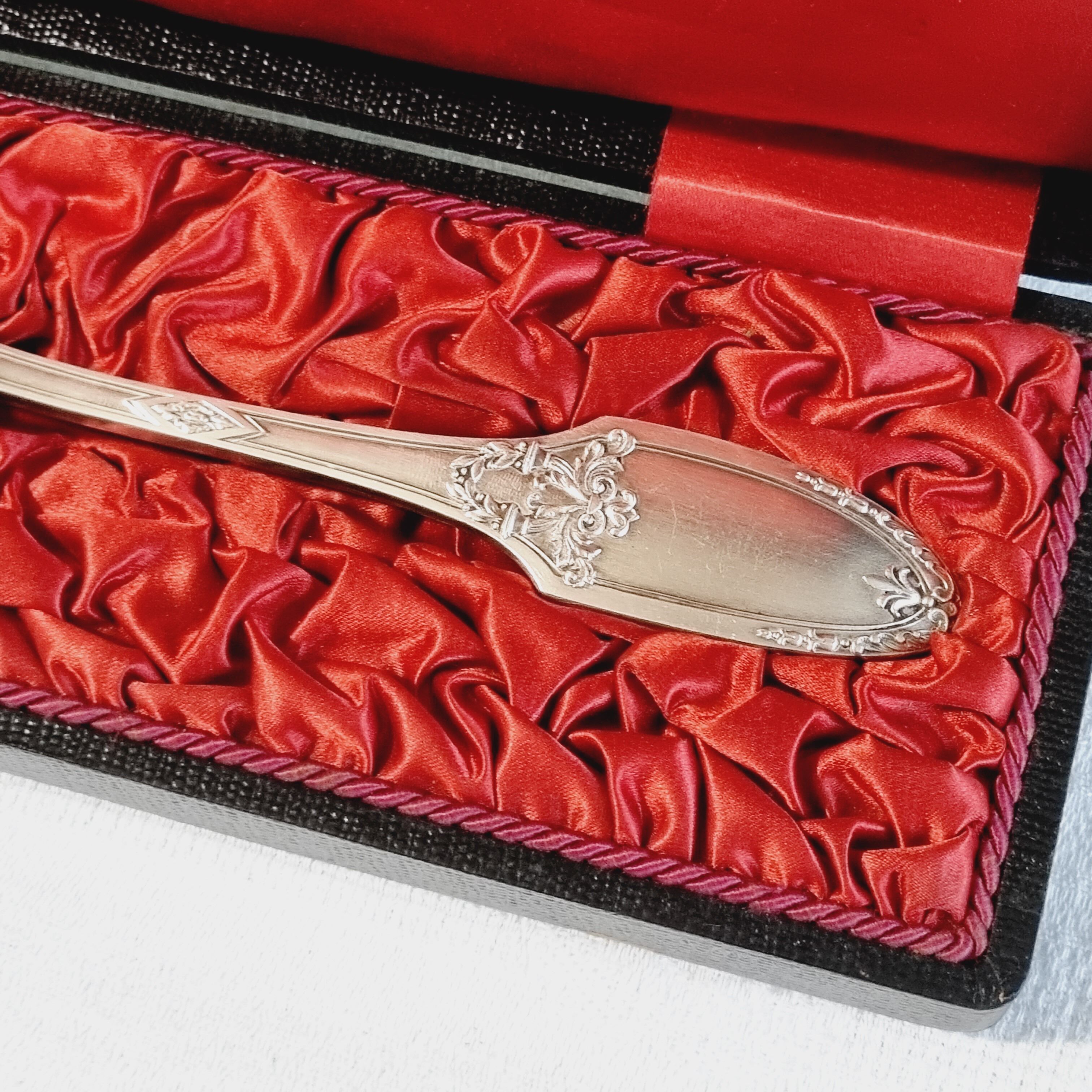 Boulenger pie shovel