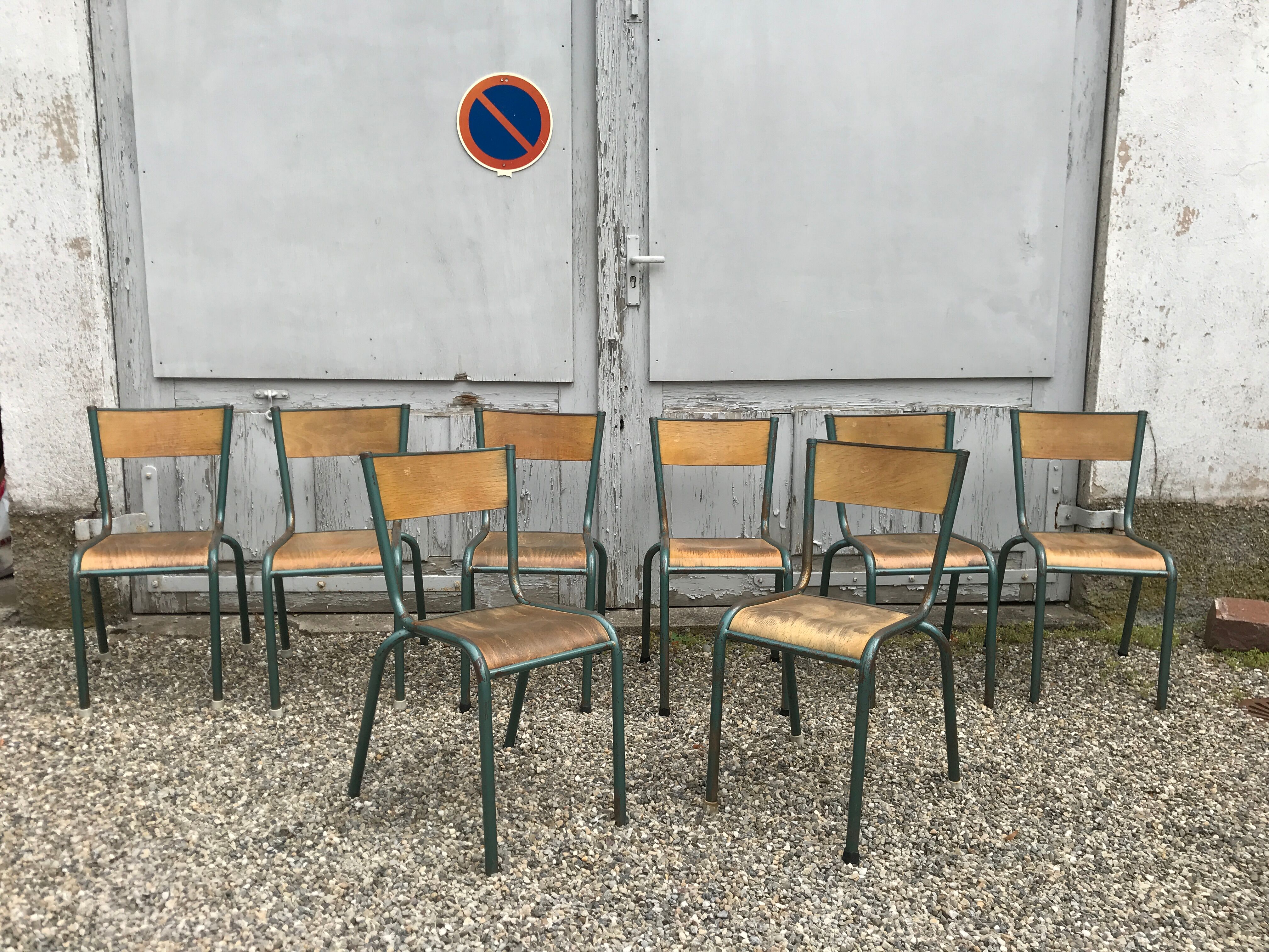 22 former vintage school chairs